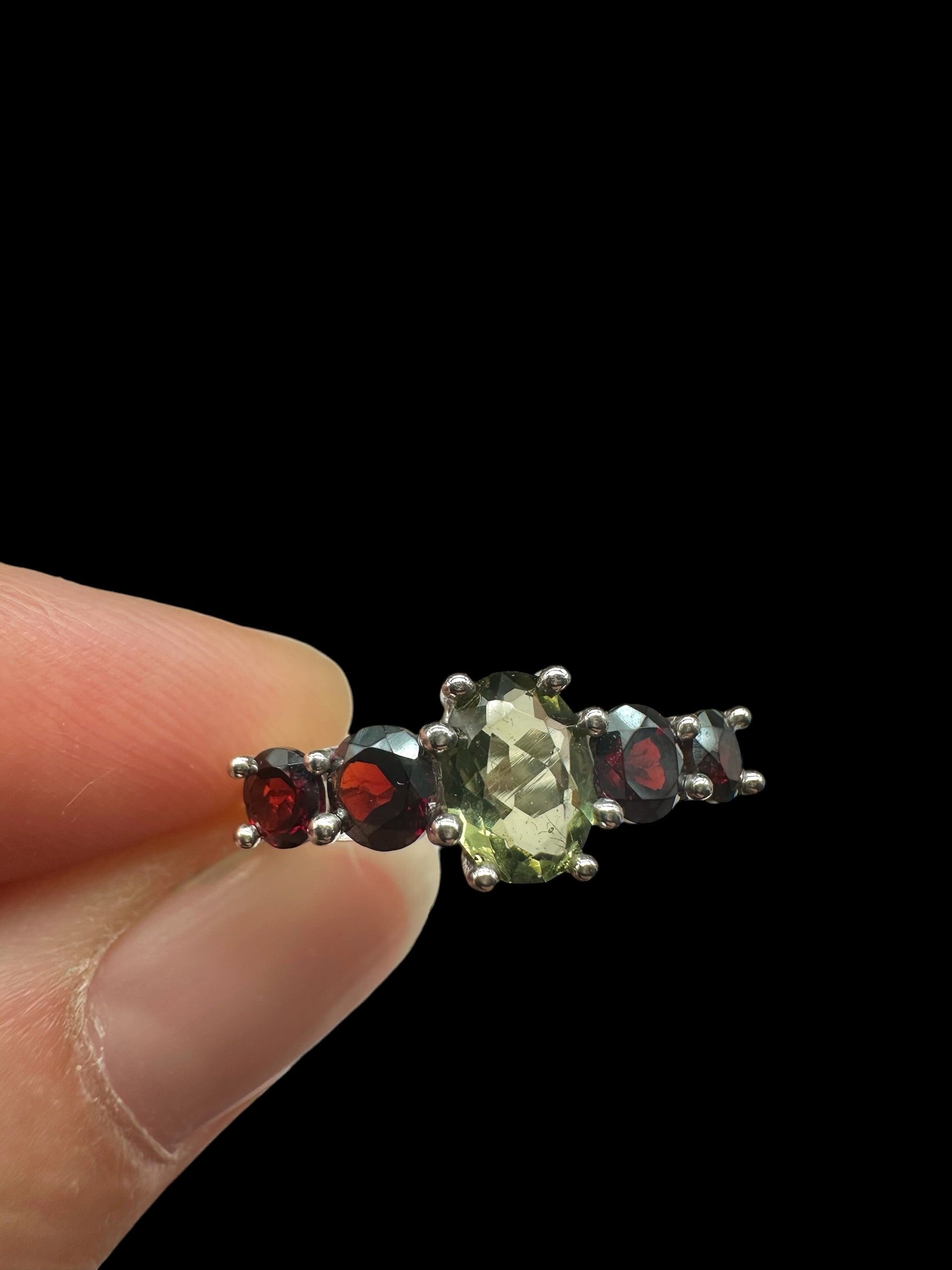 Silver ring with faceted moldavites and garnets size 59 - VP77