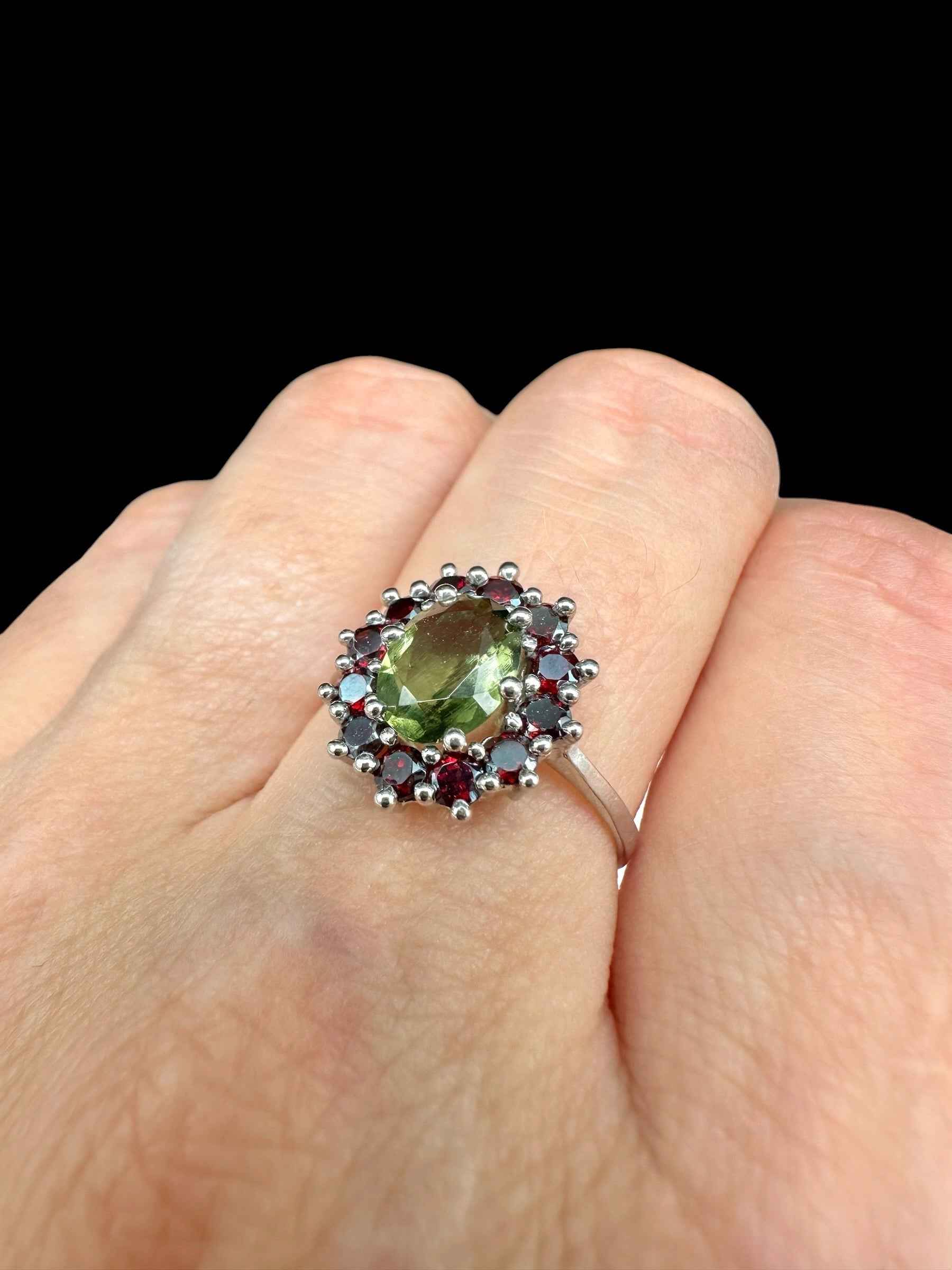 Argento ring with faceted Moldaviti and garnets size 54 - VP82