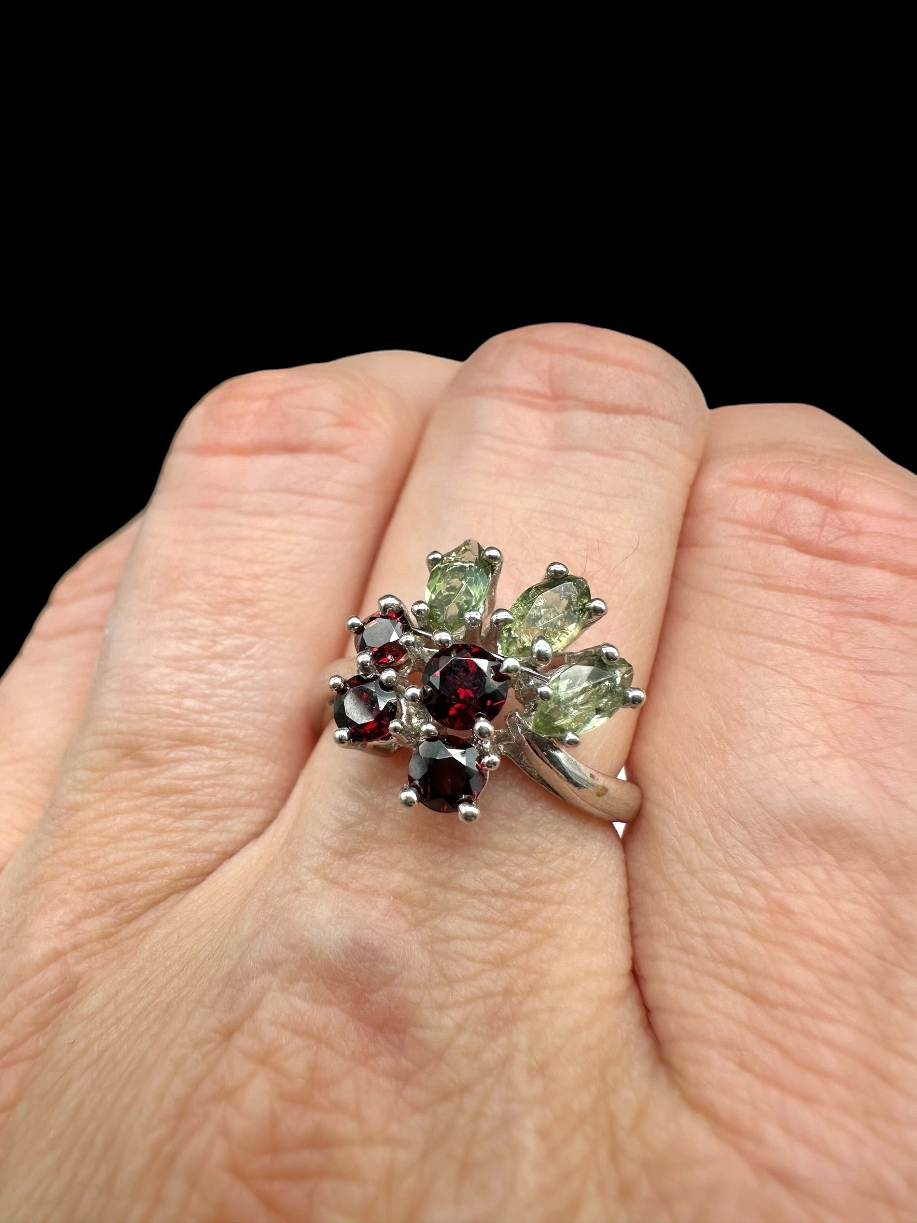 Silver ring with faceted moldavites and garnets size 53