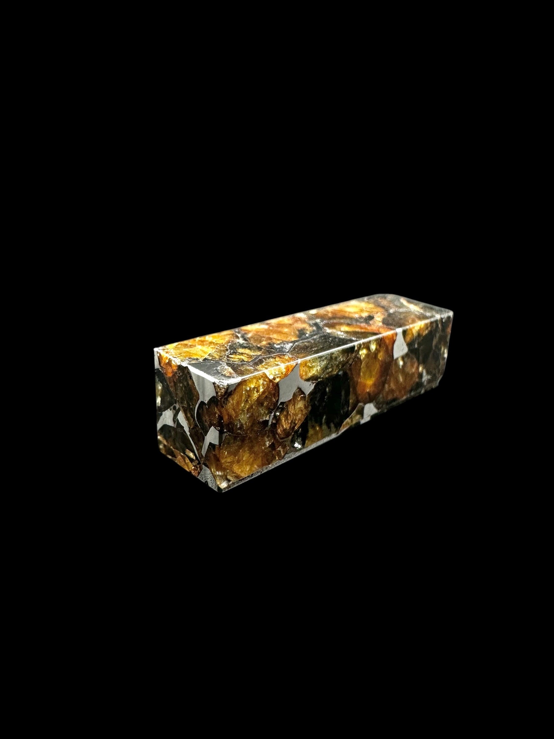 Meteorite Pallasite Seymchan – Rectangular prism 9,4g – Russia - MESM136