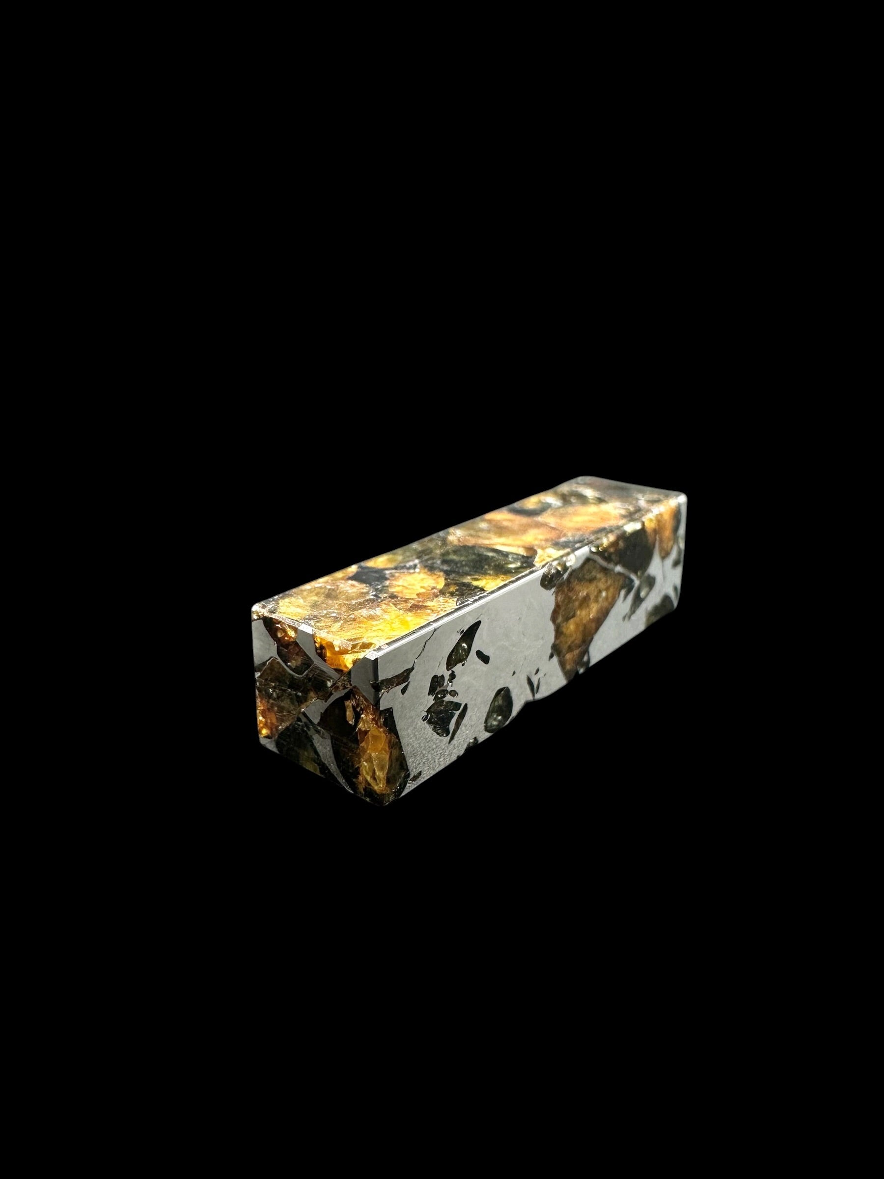 Meteorite Pallasite Seymchan – Rectangular prism 9,4g – Russia - MESM136
