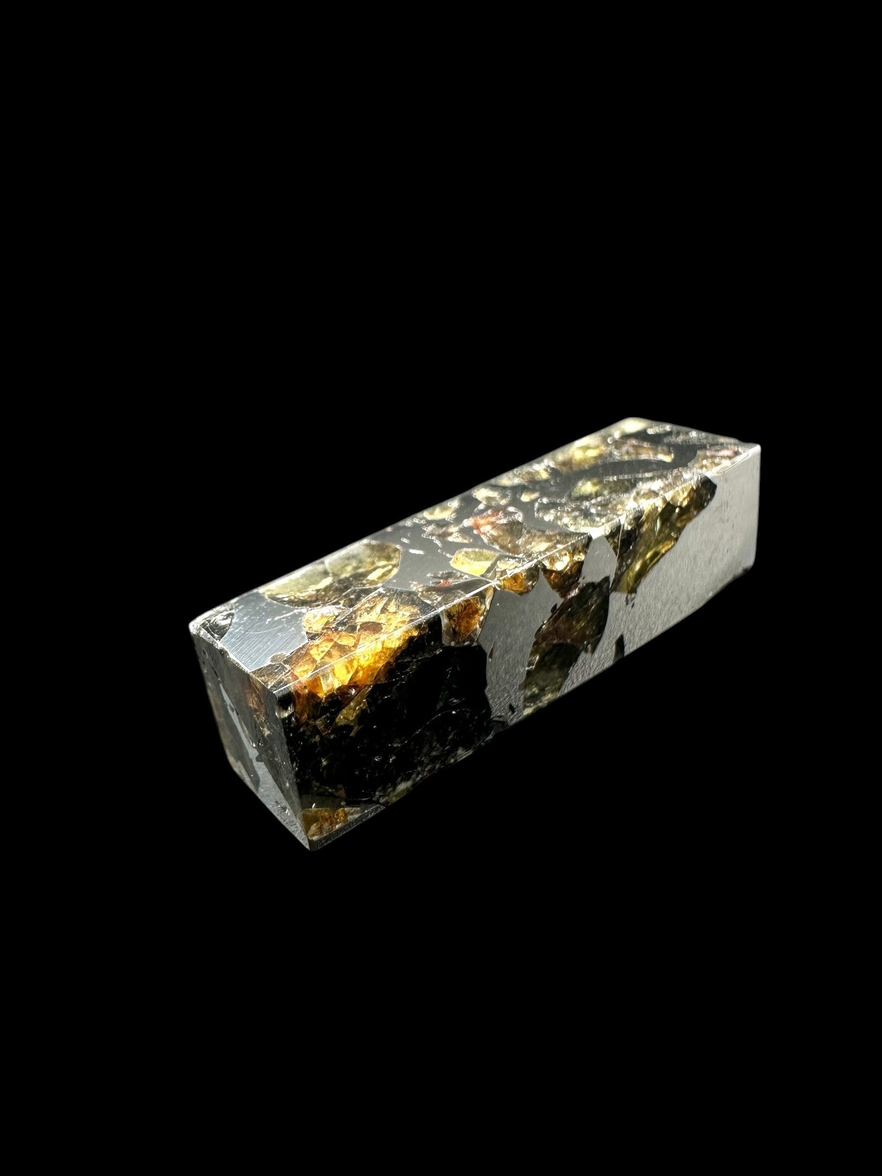 Meteorite Pallasite Seymchan – Rectangular prism 8,4g – Russia - MESM137