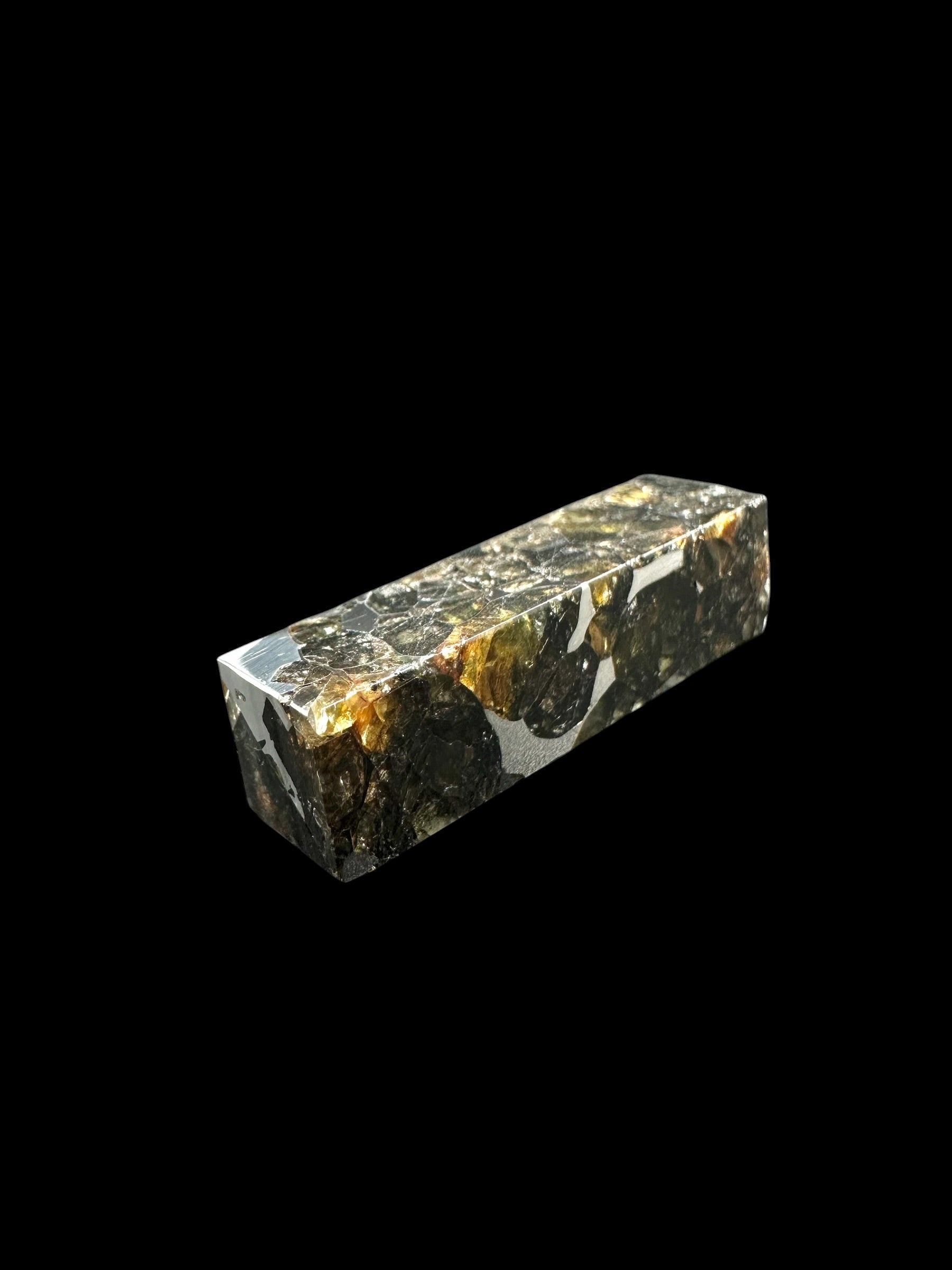 Meteorite Pallasite Seymchan – Rectangular prism 8,4g – Russia - MESM137