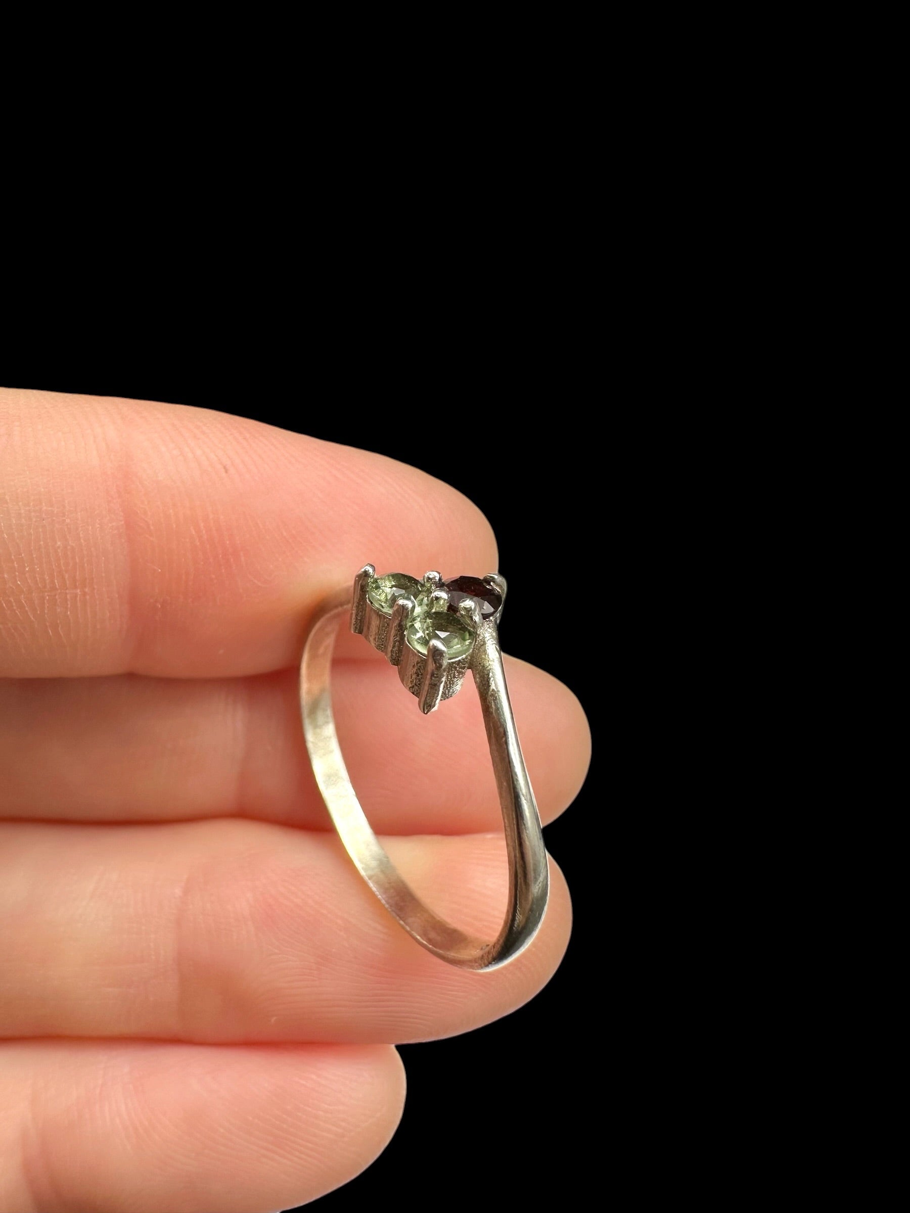 Silver ring with faceted moldavites and garnets size 63 - VP86