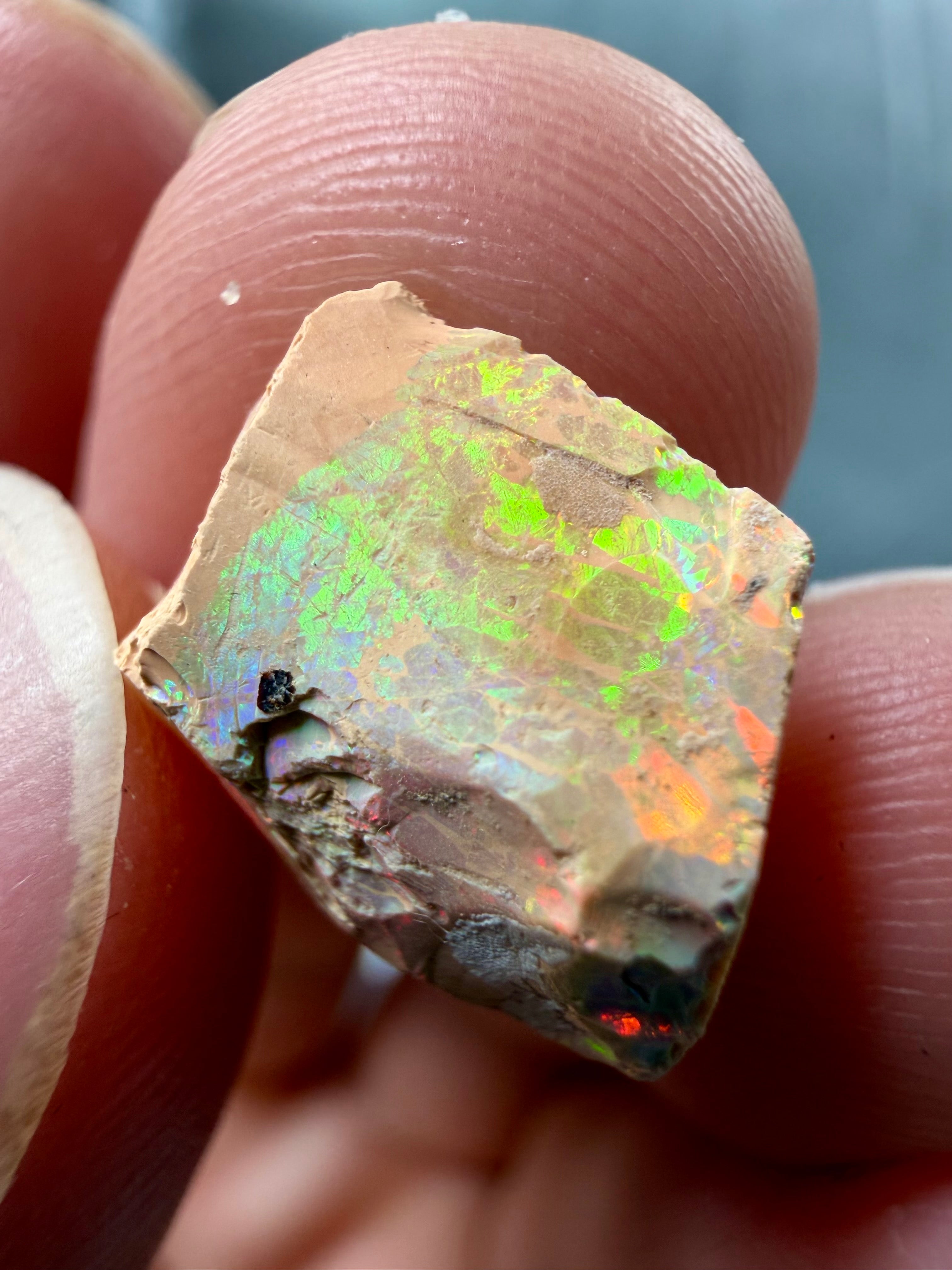 Precious opal 2,3ct – Welo, Ethiopia - OP324