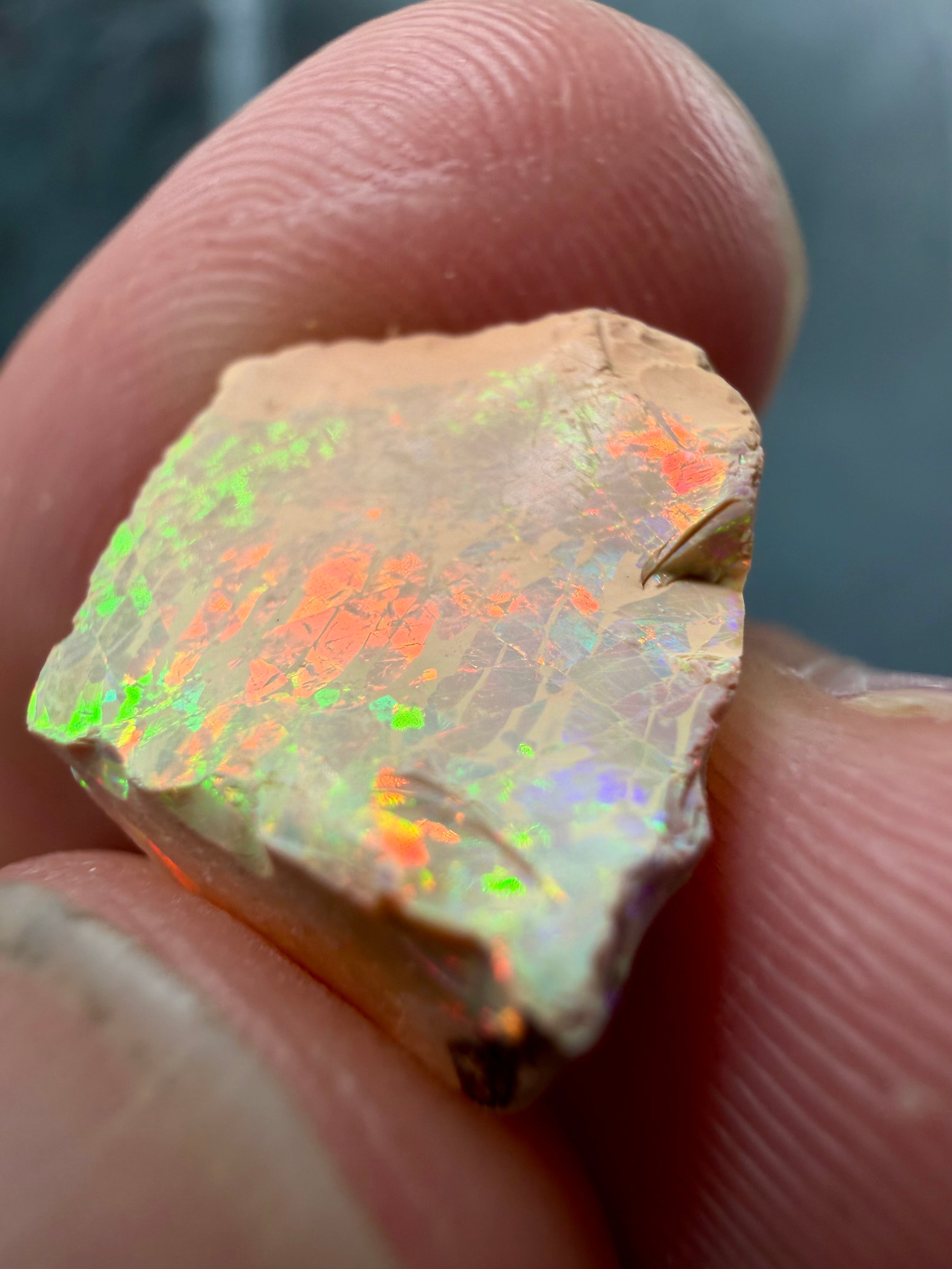 Precious opal 2,3ct – Welo, Ethiopia - OP324