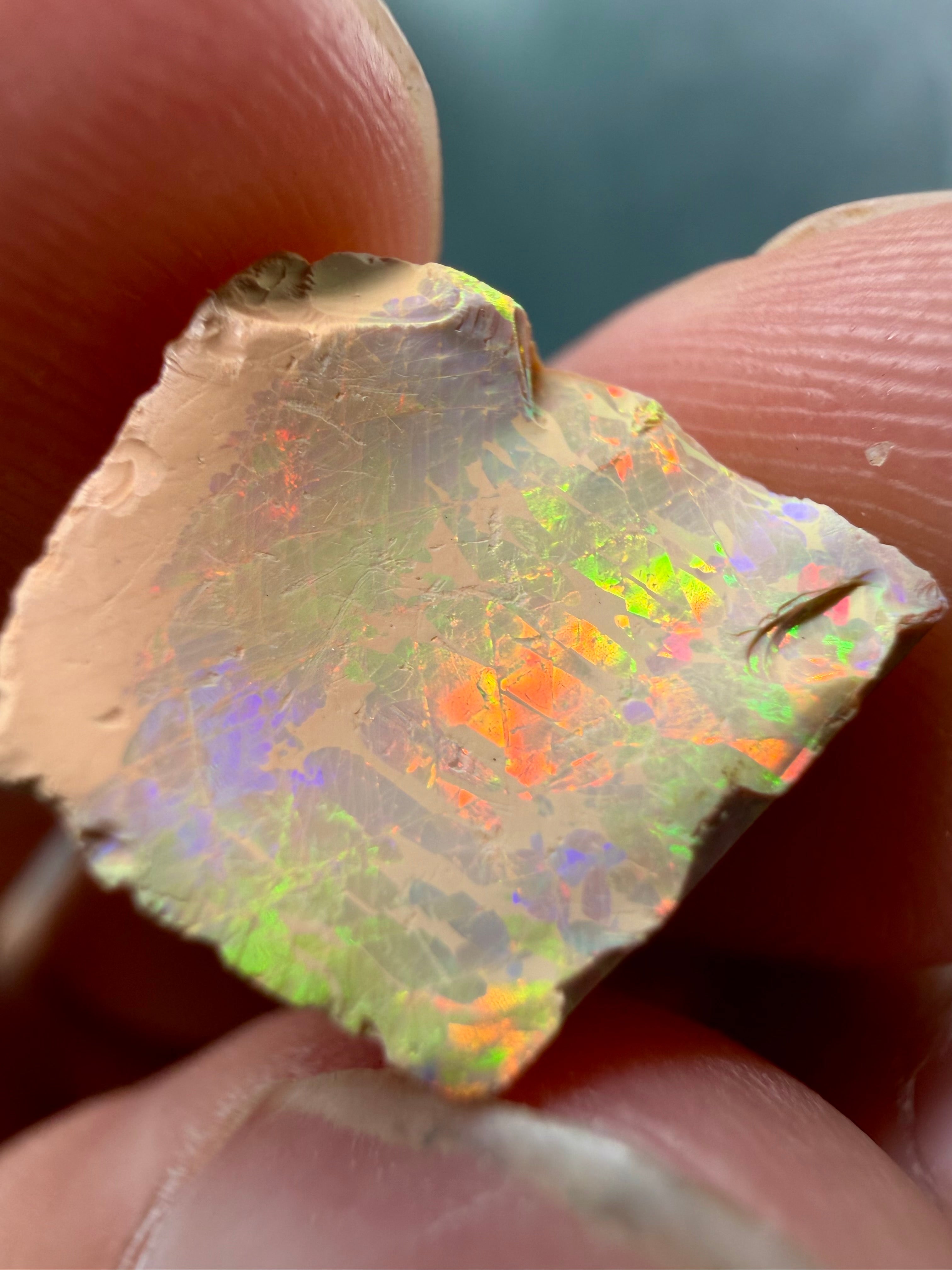 Precious opal 2,3ct – Welo, Ethiopia - OP324