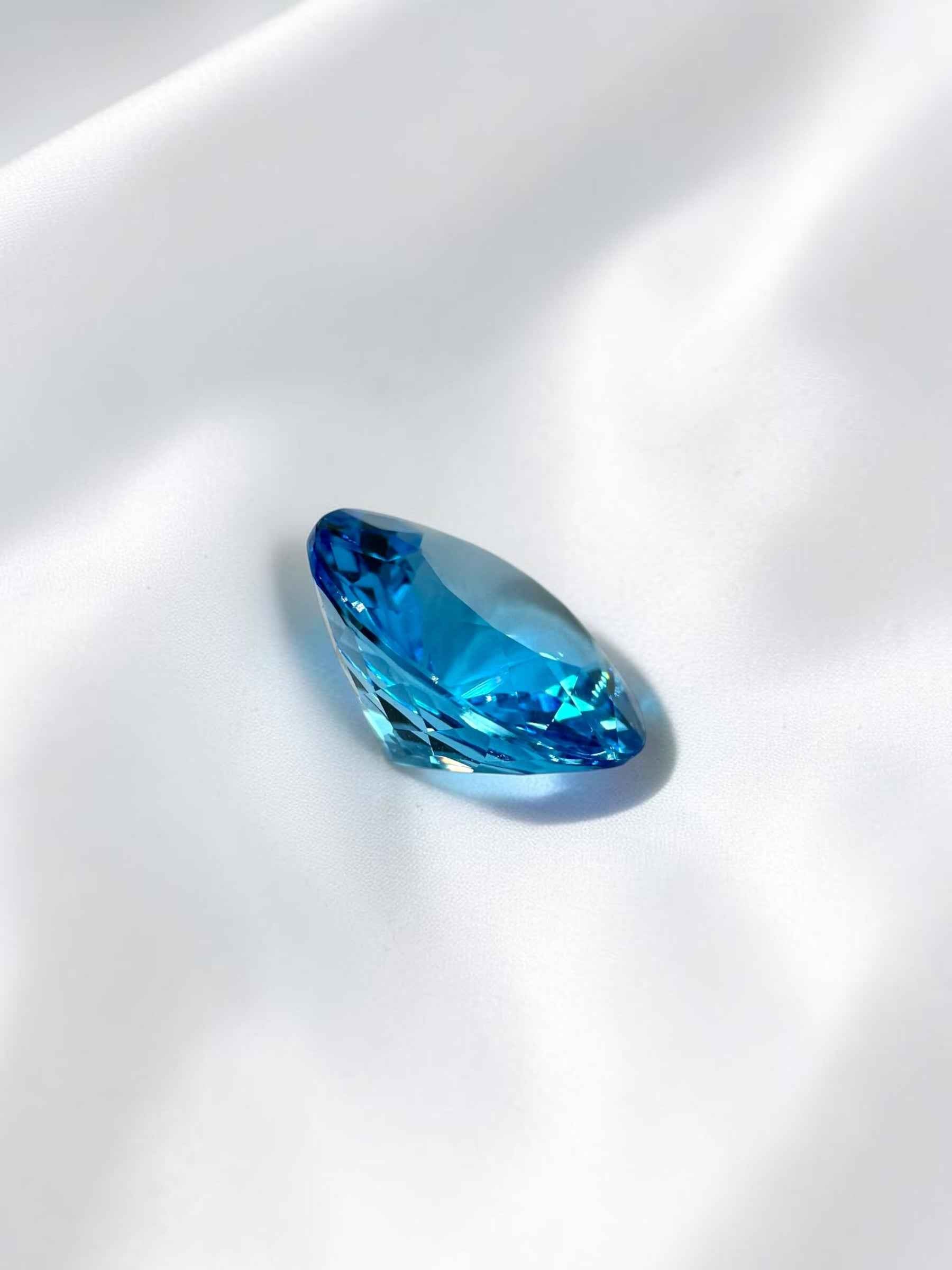 Faceted Swiss Blue Topaz from Sri Lanka 7,95ct - BT09