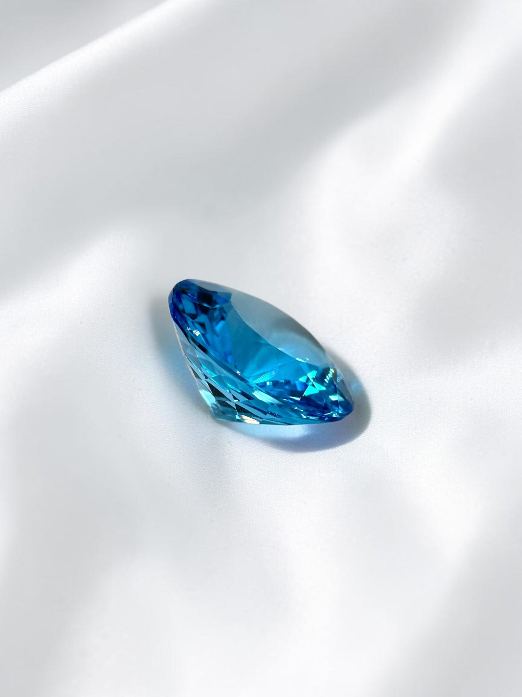 Faceted Swiss Blue Topaz from Sri Lanka 7,95ct - BT09