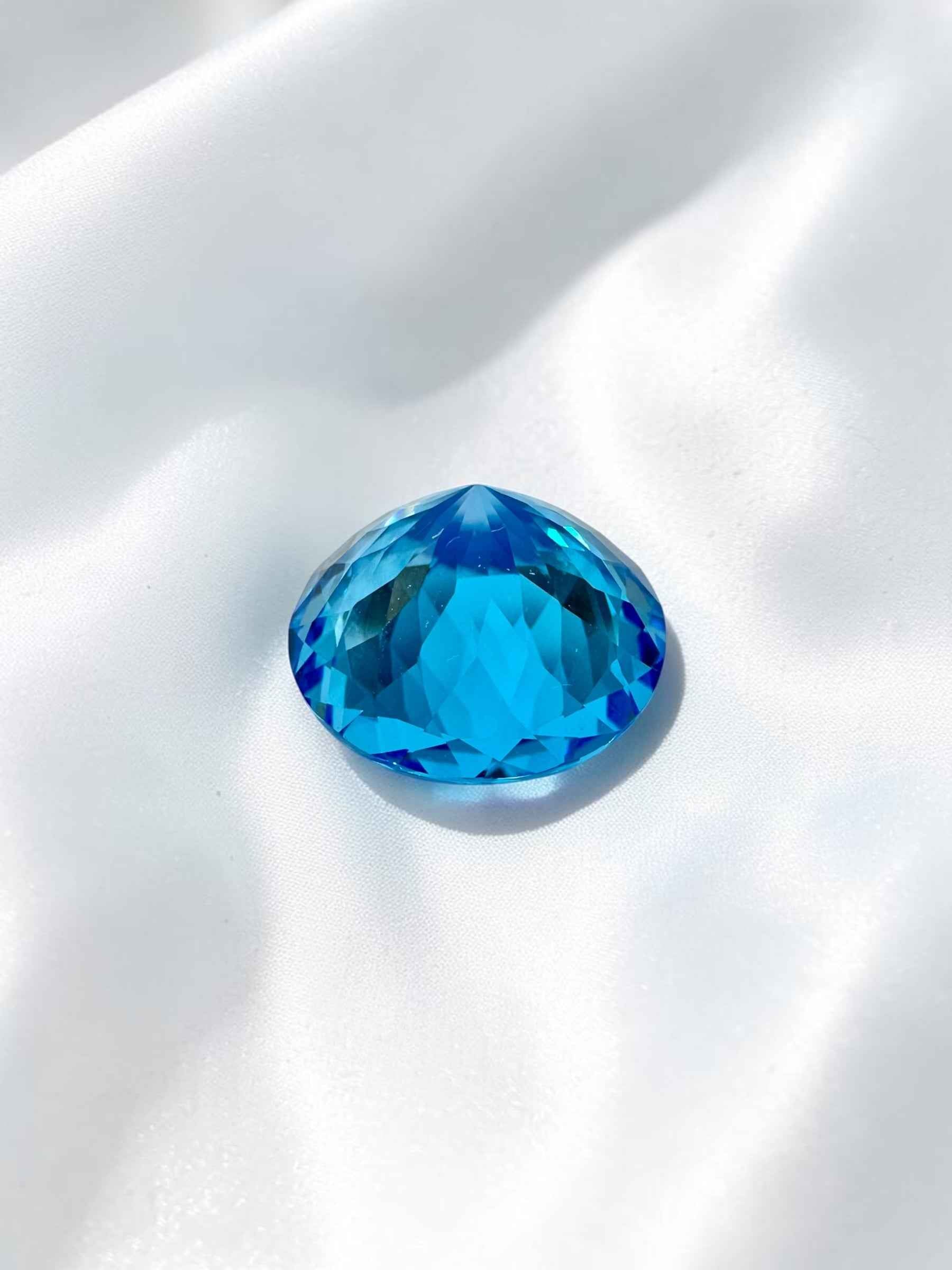 Faceted Swiss Blue Topaz from Sri Lanka 7,95ct - BT09