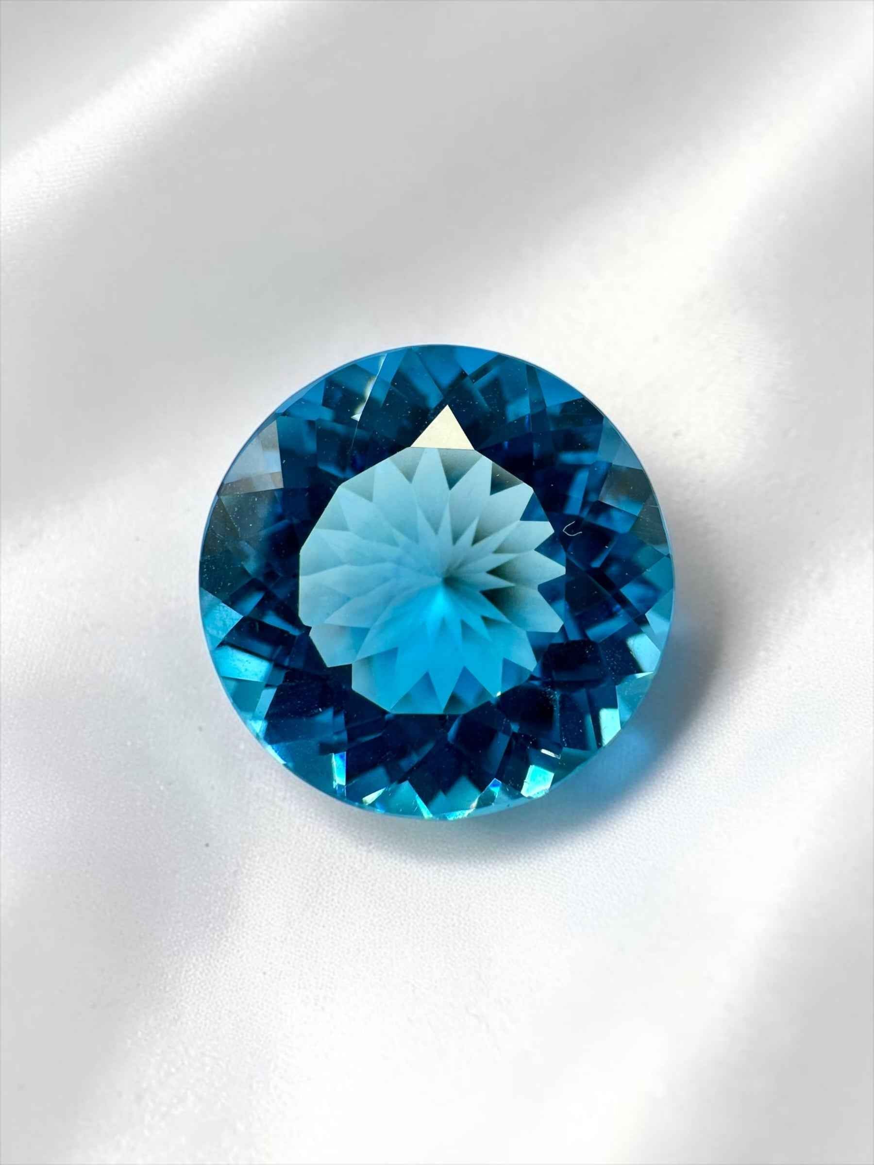 Faceted Swiss Blue Topaz from Sri Lanka 7,95ct - BT09