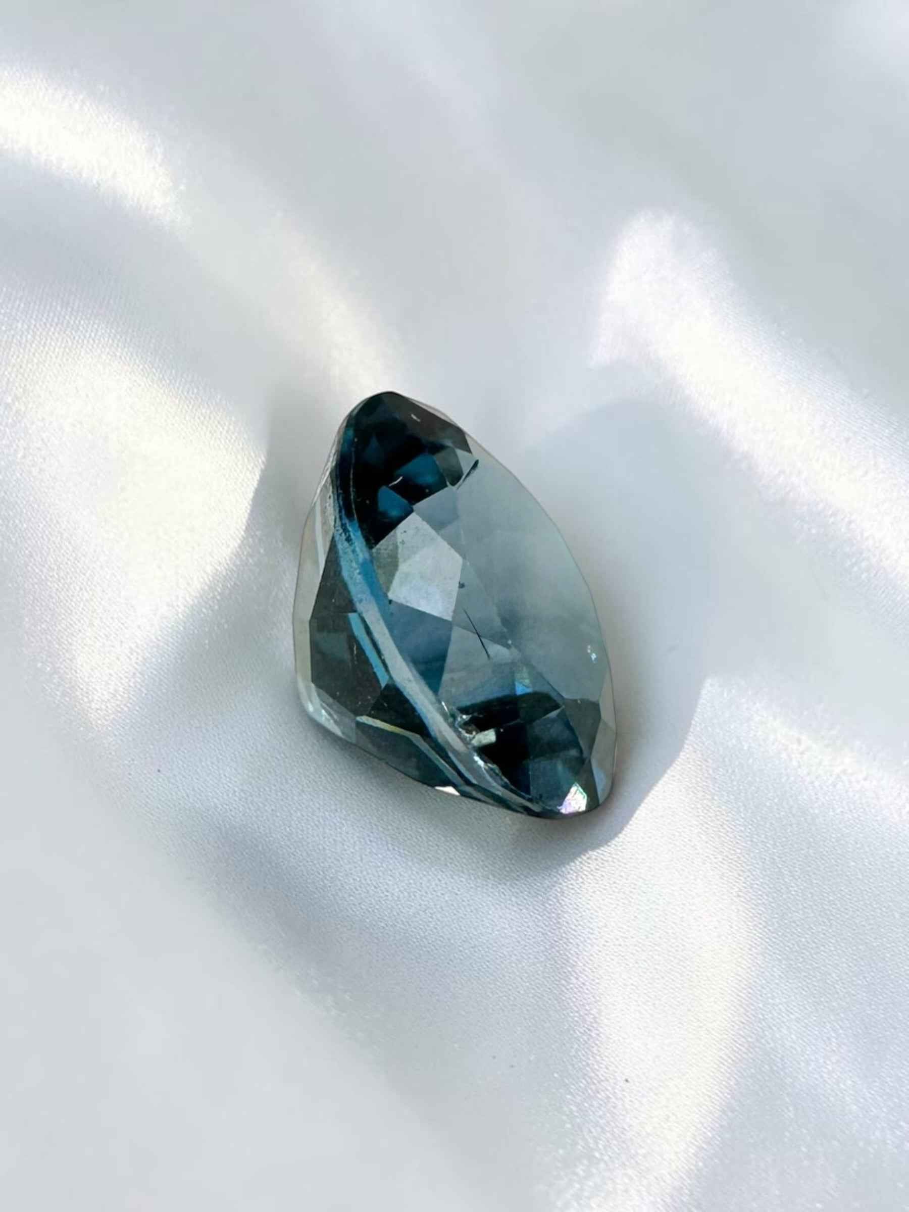 Faceted London Blue Topaz from Sri Lanka 2,85ct - BT11