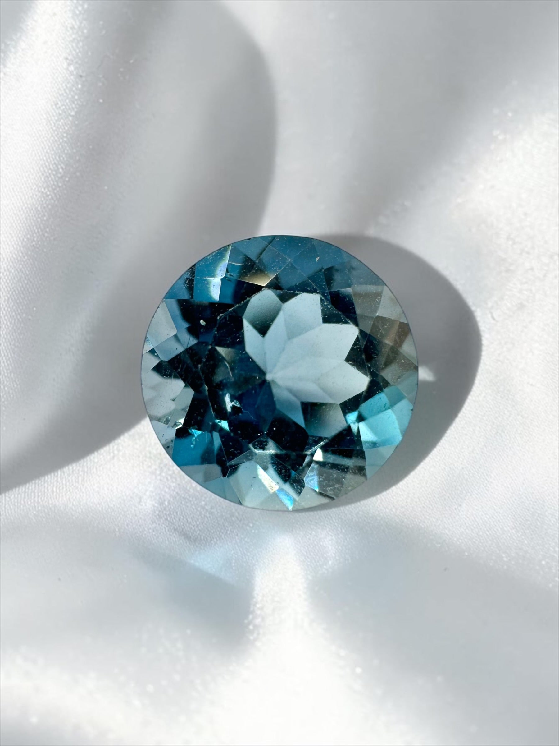 Faceted London Blue Topaz from Sri Lanka 2,85ct