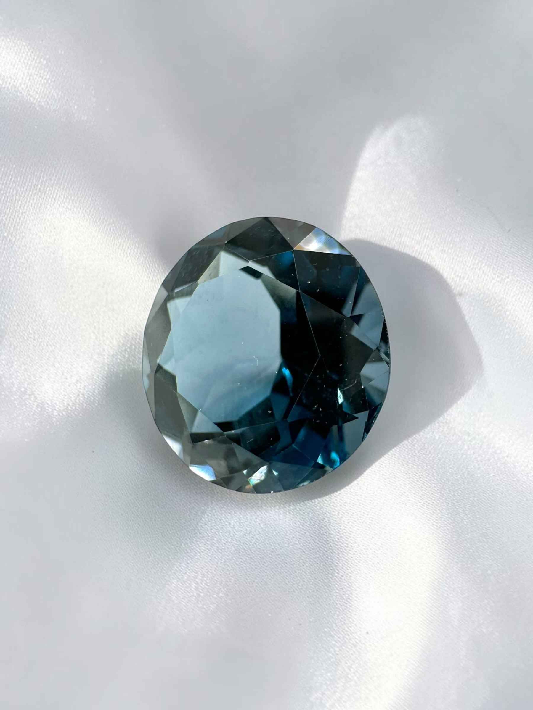 Faceted London Blue Topaz from Sri Lanka 2,8ct - BT12