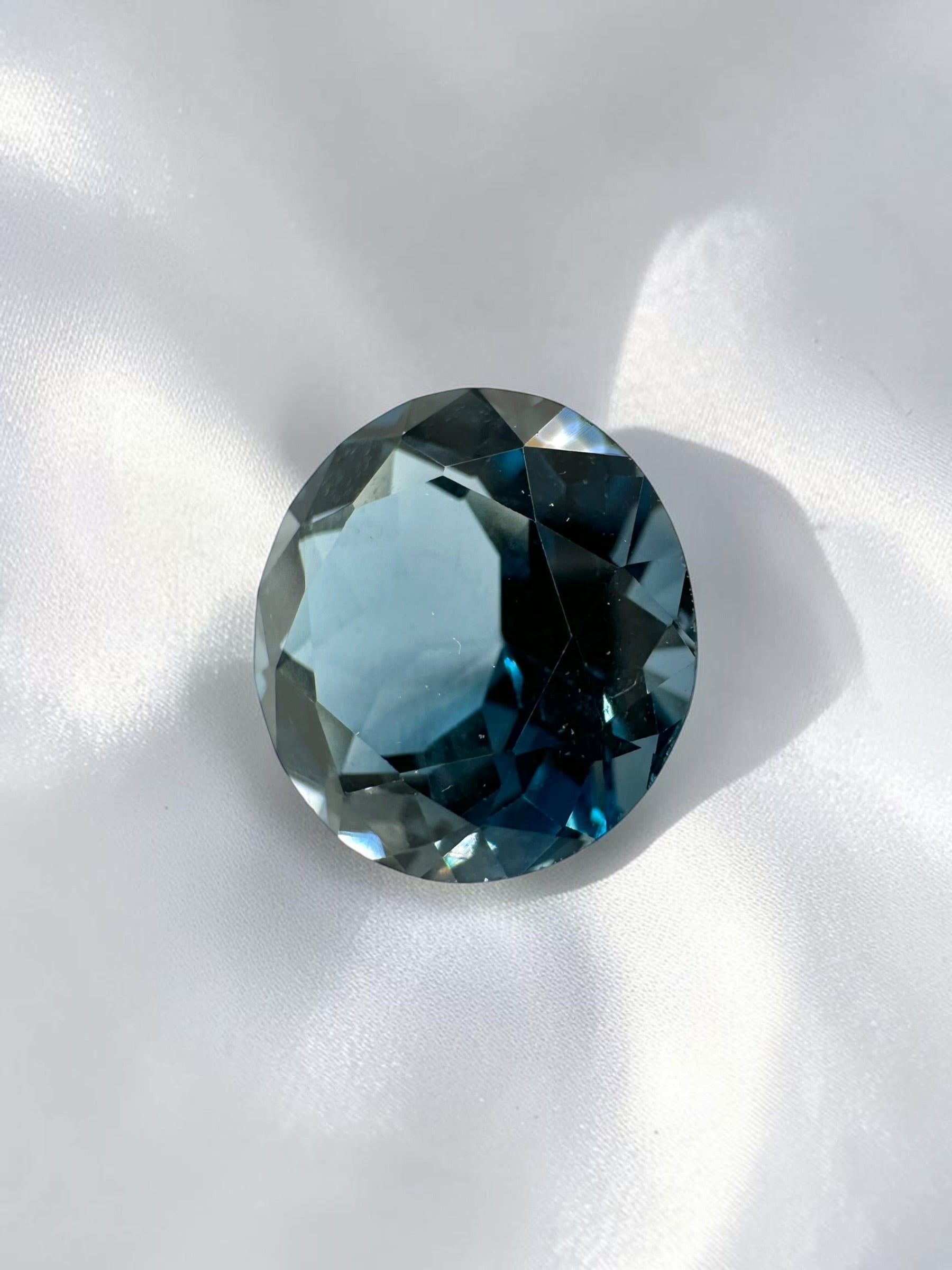 Faceted London Blue Topaz from Sri Lanka 2,8ct - BT12