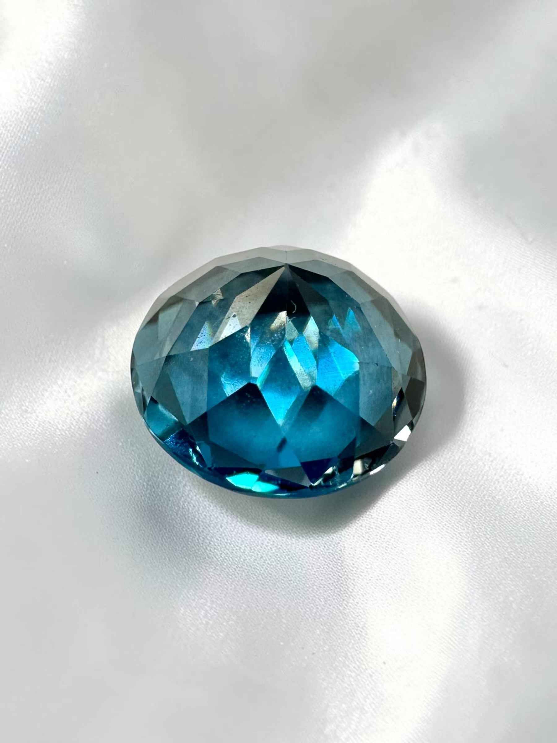 Faceted London Blue Topaz from Sri Lanka 2,8ct - BT12