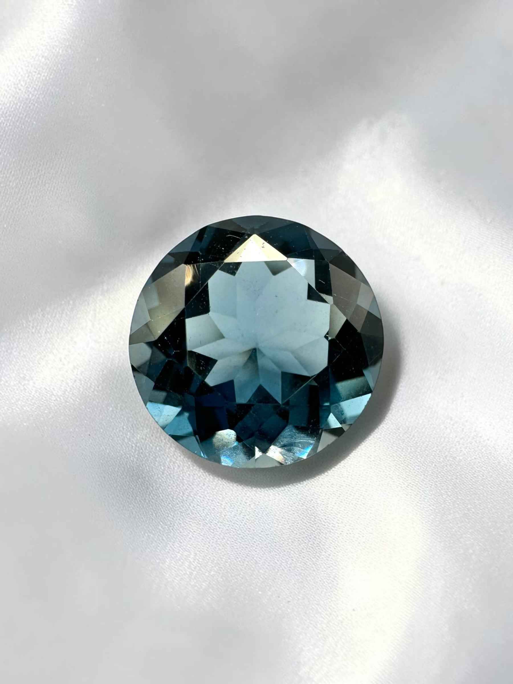 Faceted London Blue Topaz from Sri Lanka 2,8ct - BT12