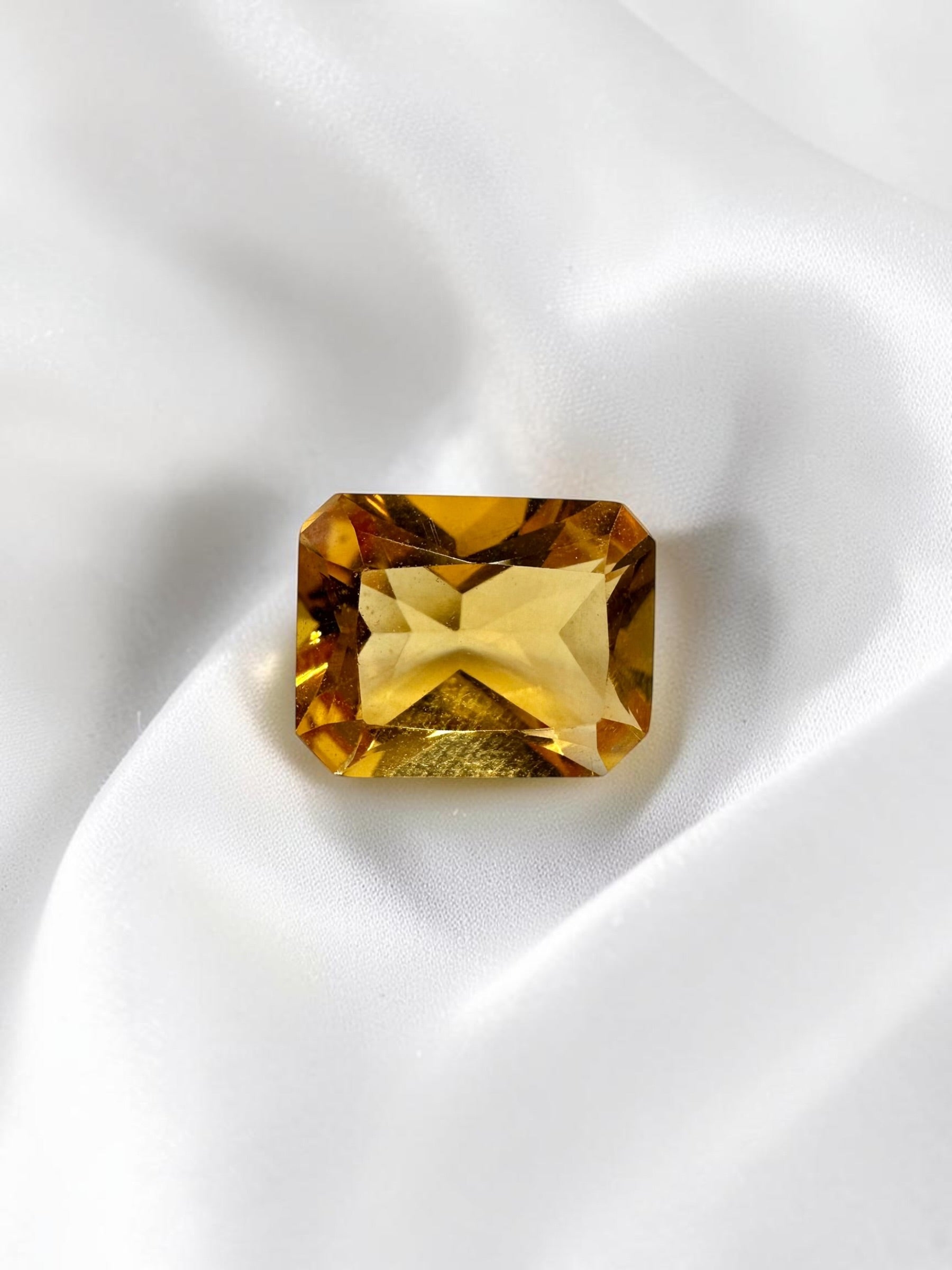 Faceted citrine from Brazil 2ct
