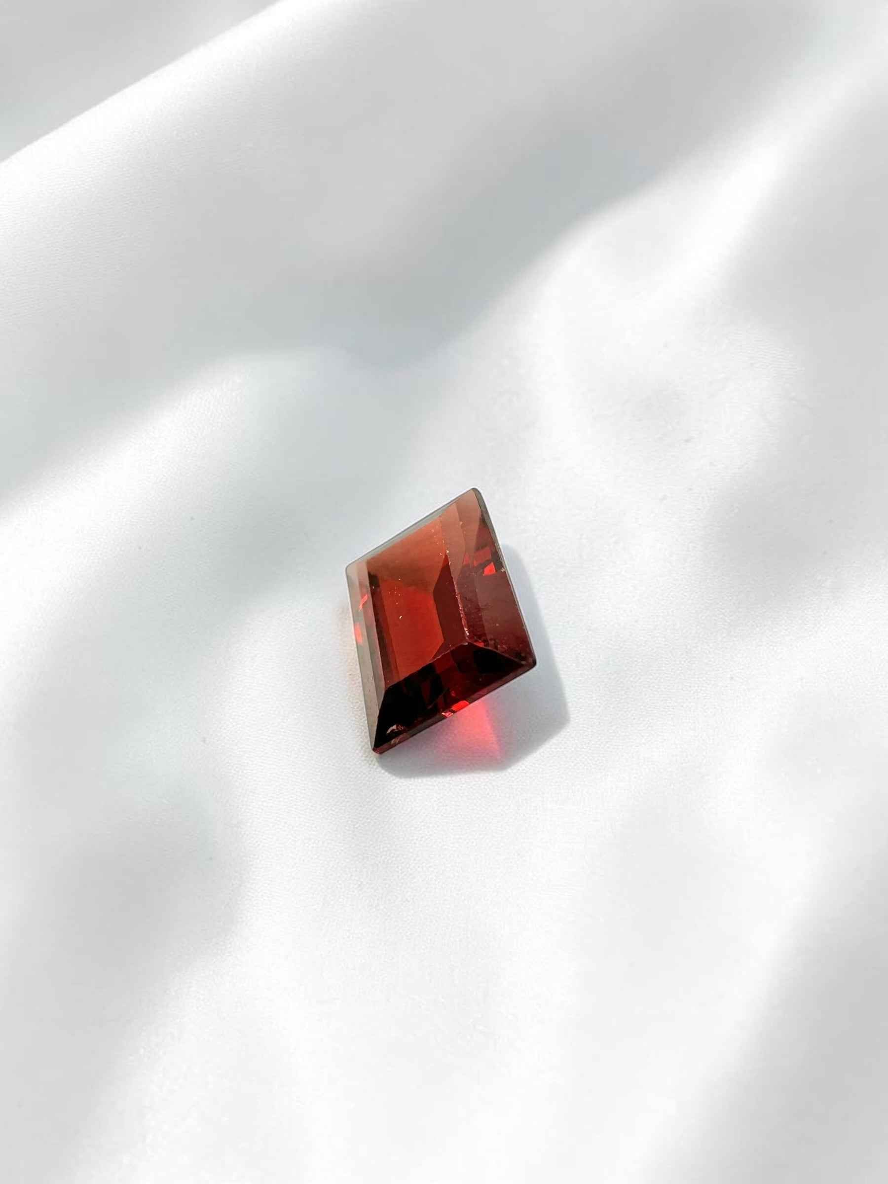 Faceted Garnet 1,2ct – Malawi - BGR03