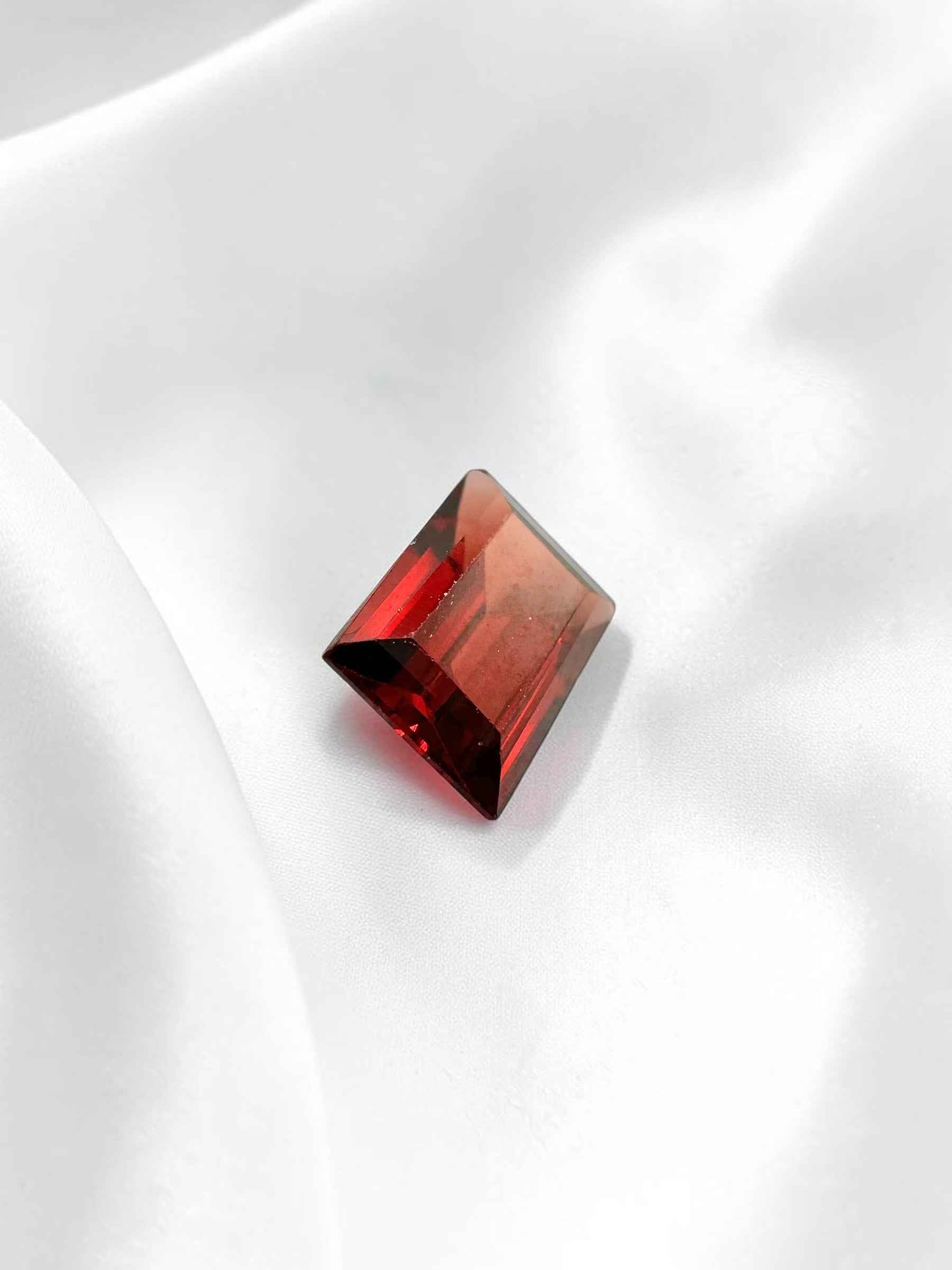 Faceted Garnet 1,2ct – Malawi - BGR03