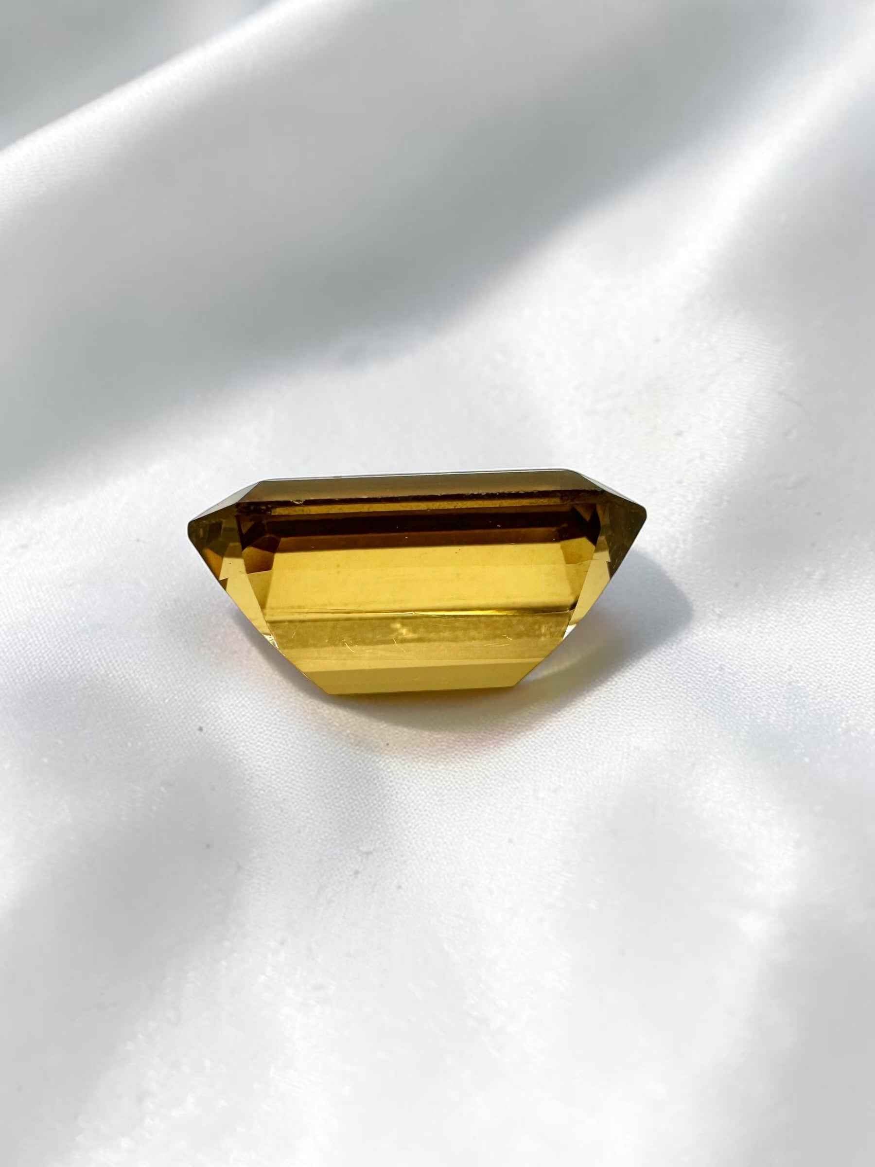 Faceted Citrino from Pakistan 3,75ct - BC04