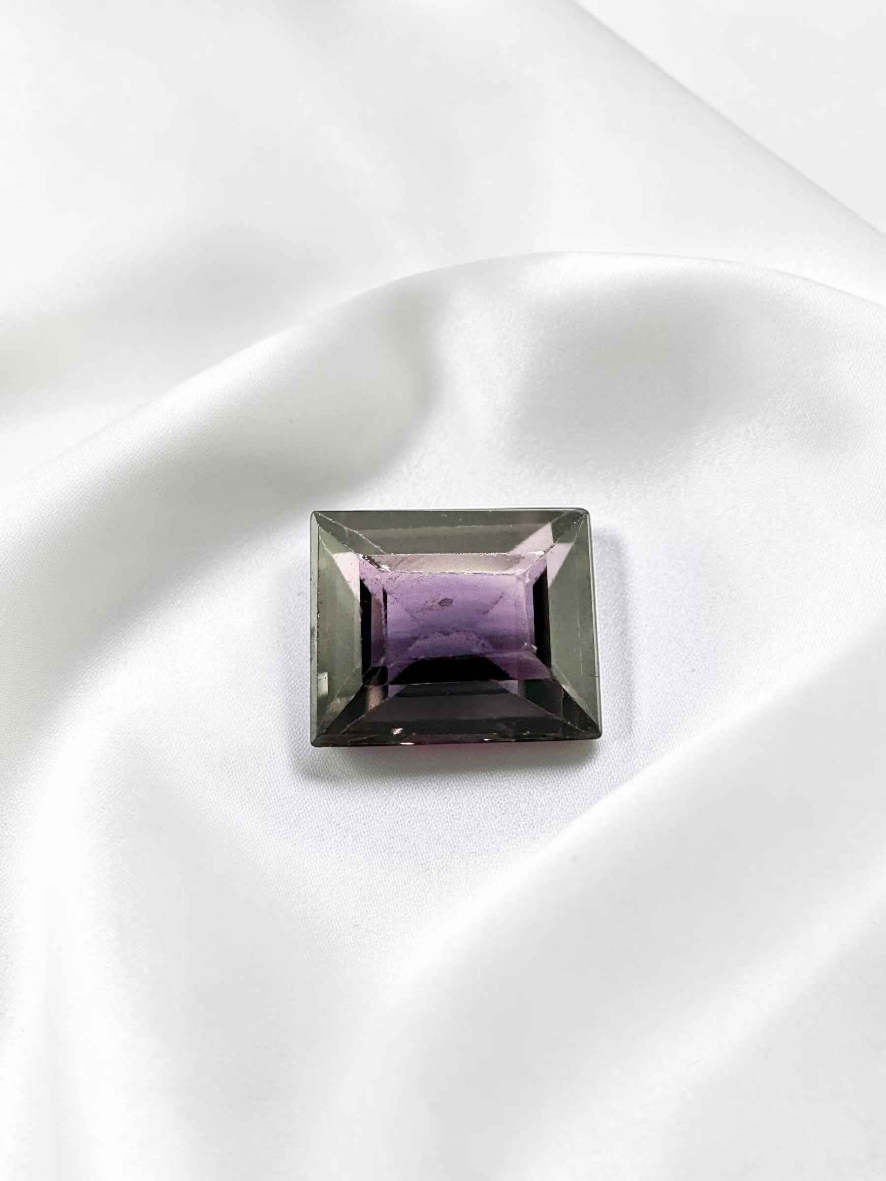 Faceted Sapphire from Madagascar 0,75ct - BSA03