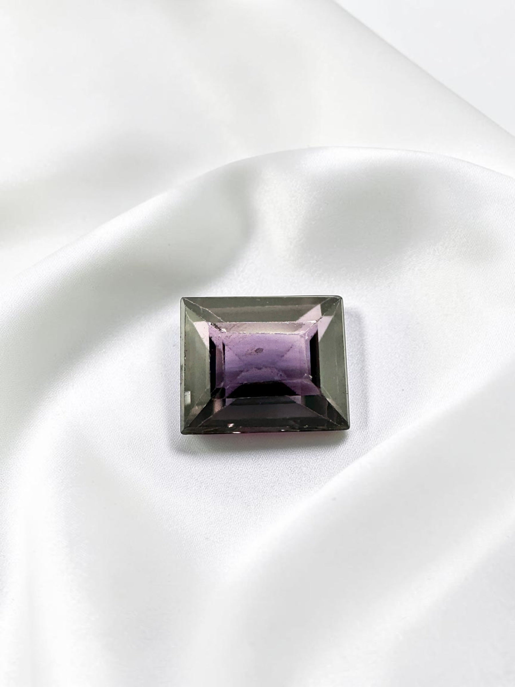 Faceted Sapphire from Madagascar 0,75ct