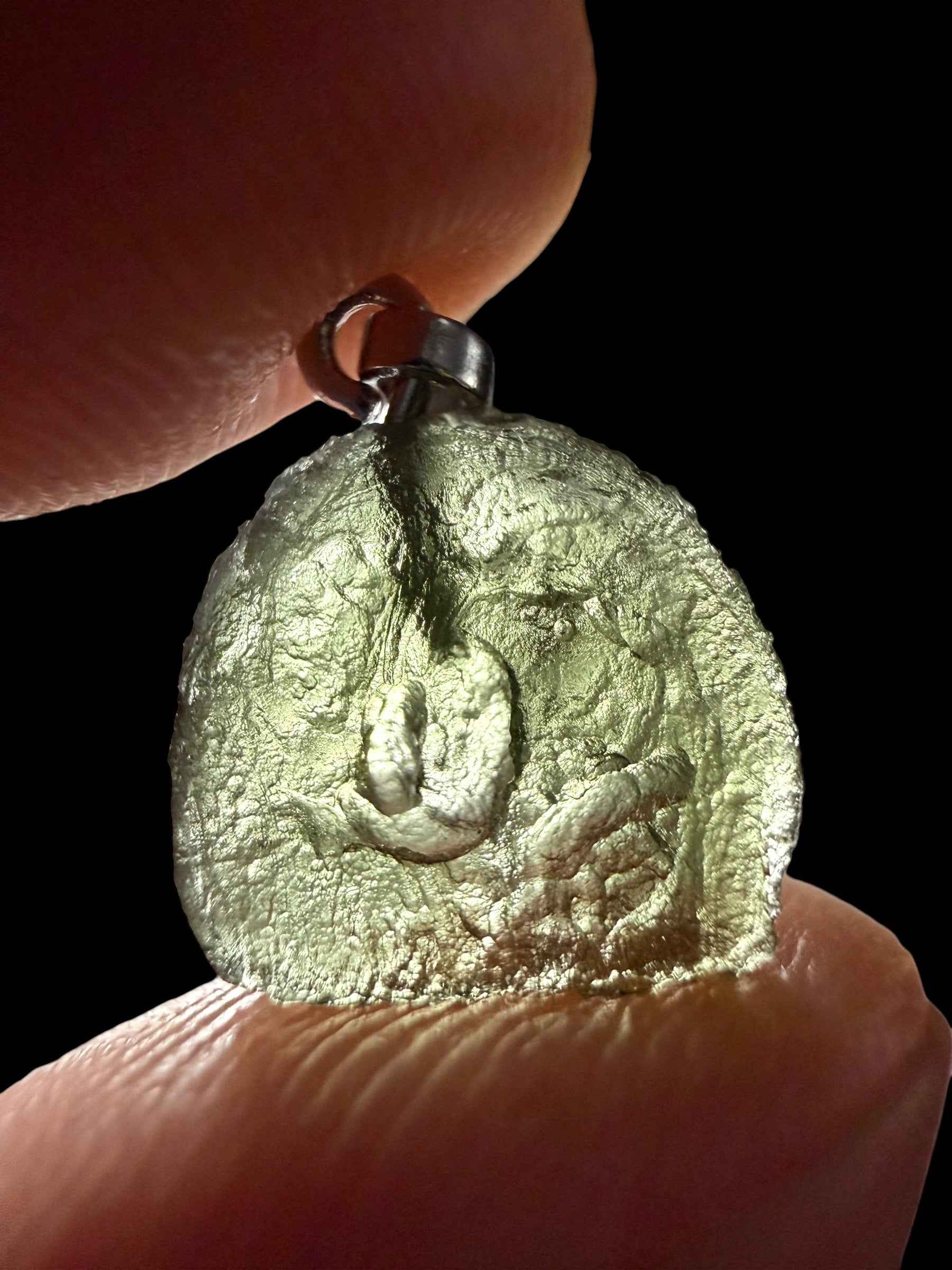 Ciondolo di moldavite 0,6g - P/V510