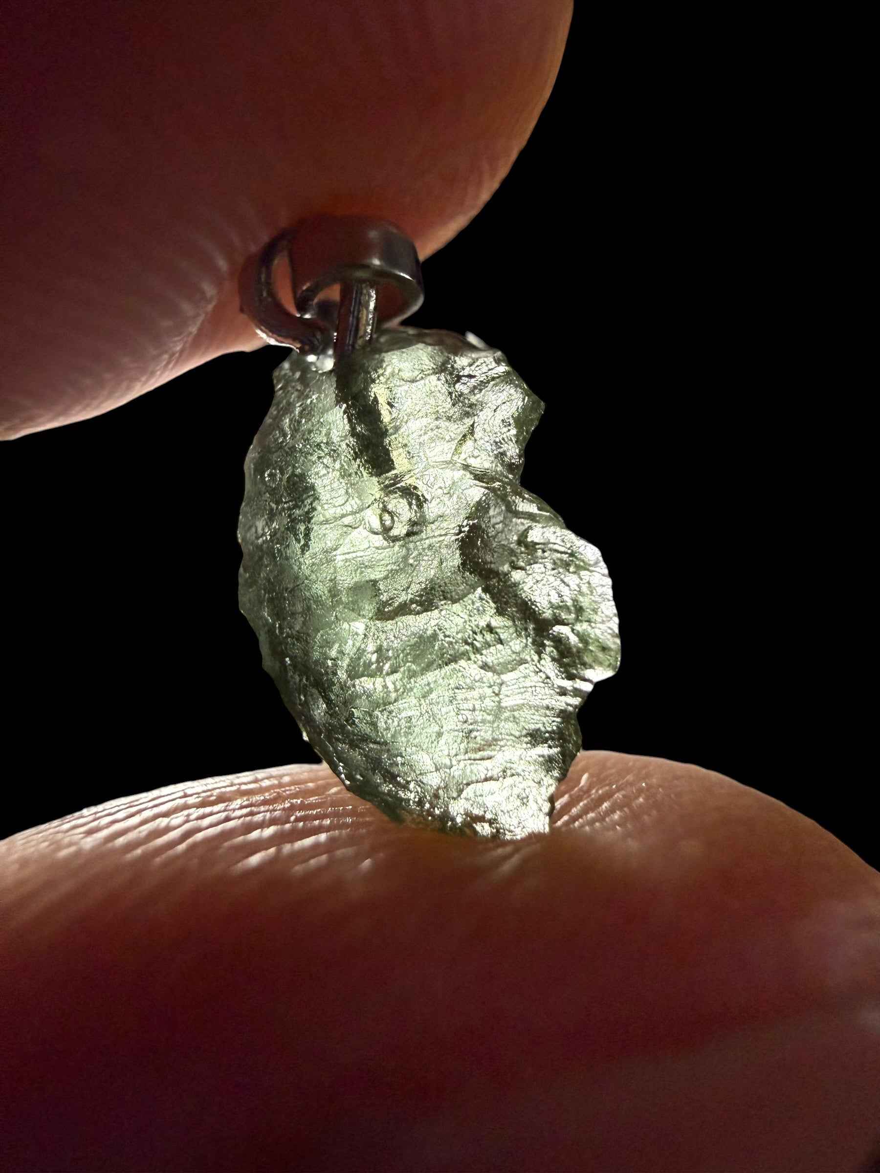 Ciondolo di moldavite 0,4g - P/V521