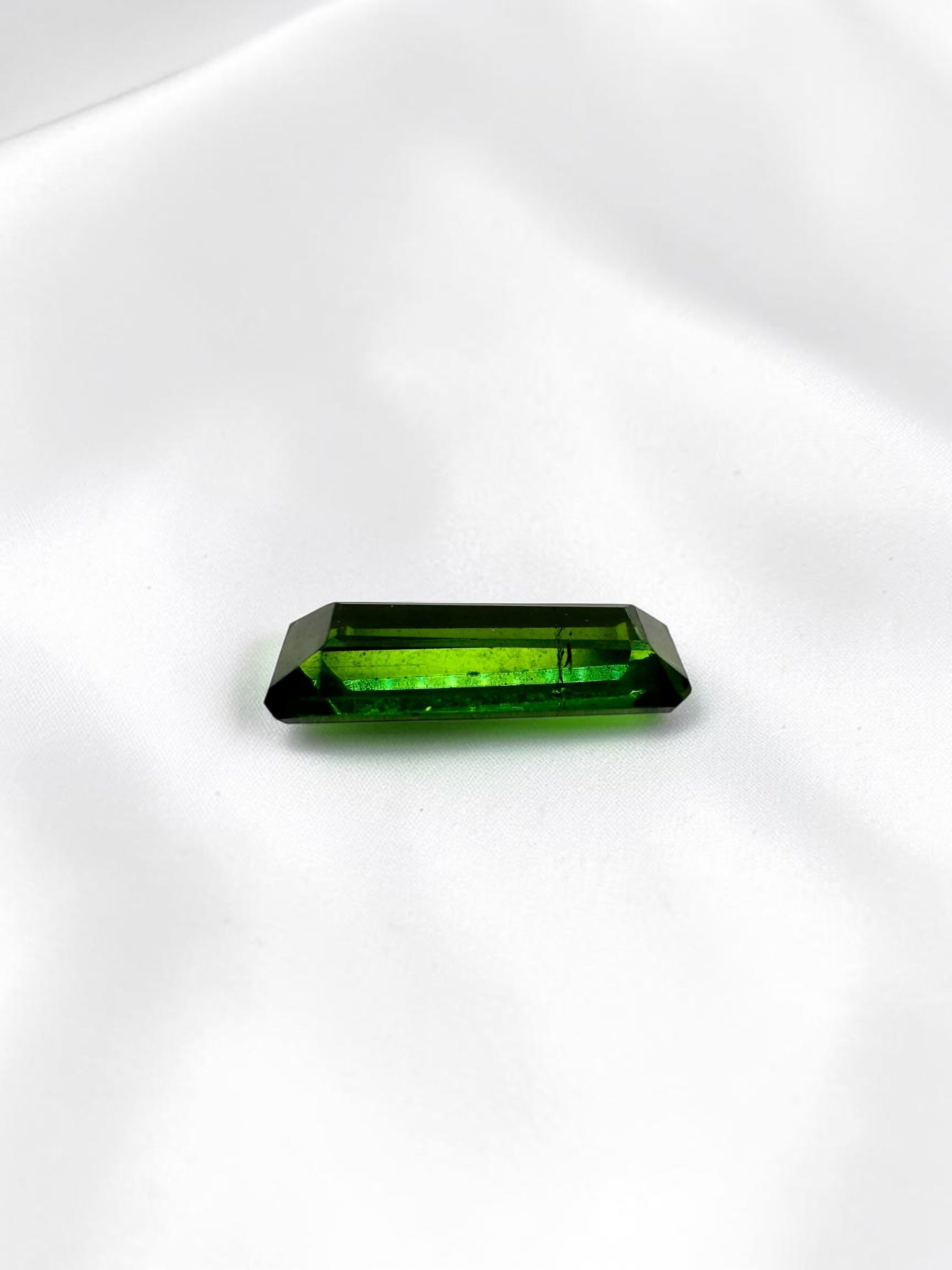 Faceted tourmaline from Mozambique 0,8ct with certificate - BTU08