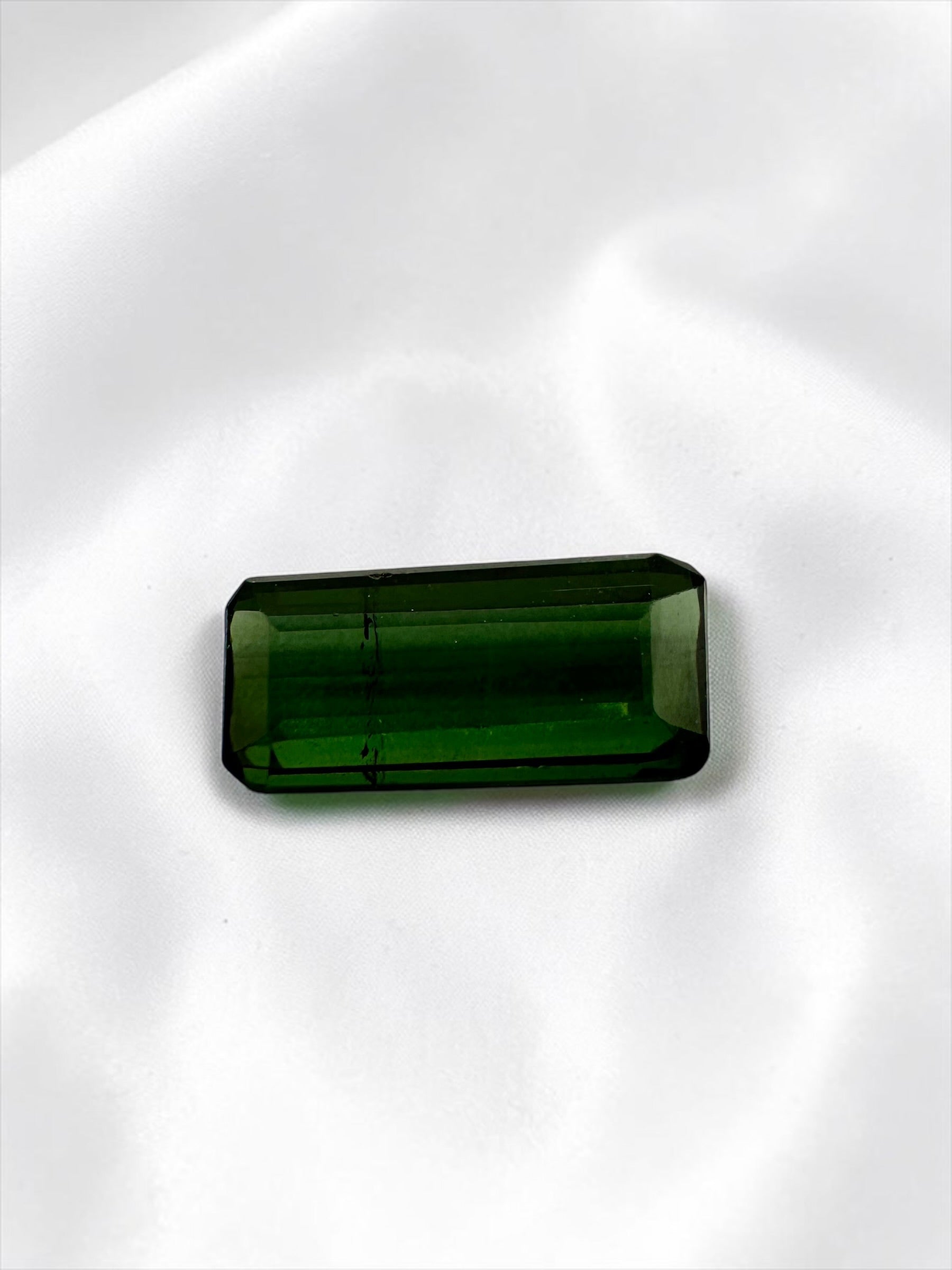 Faceted tourmaline from Mozambique 0,8ct with certificate