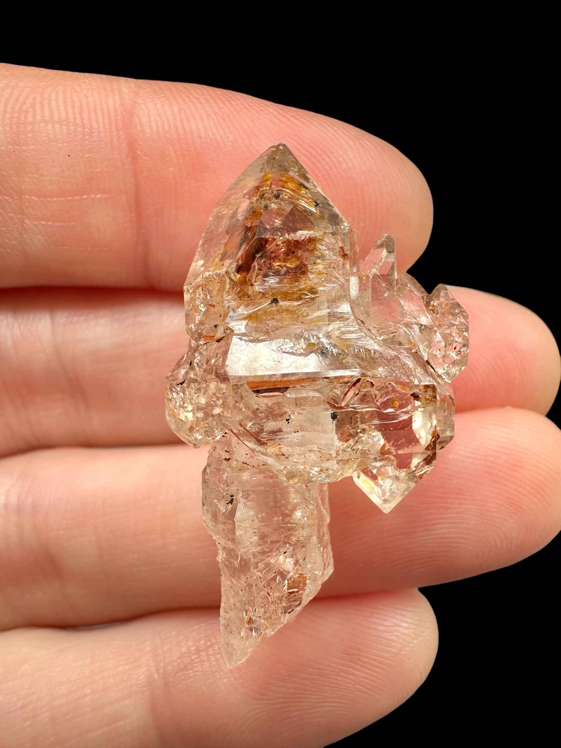 Crystal with petroleum inclusions – Madagascar - KIR09