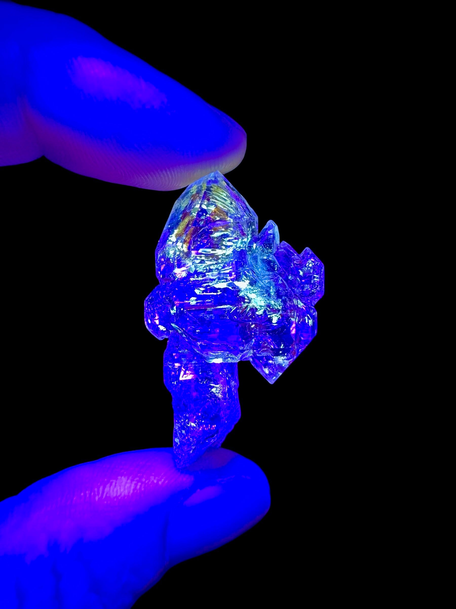 Crystal with petroleum inclusions – Madagascar - KIR09