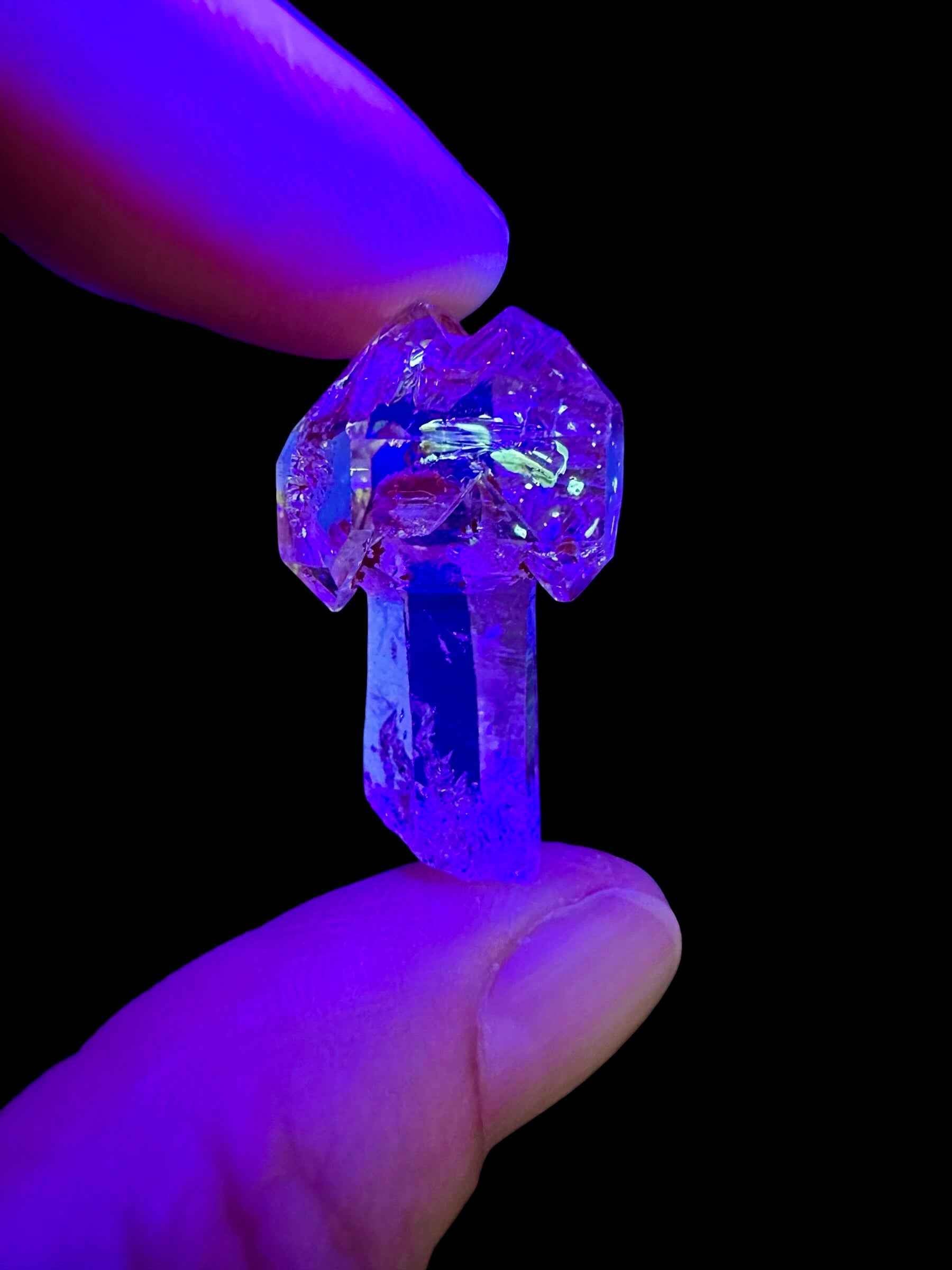Crystal with petroleum inclusions – Madagascar - KIR11