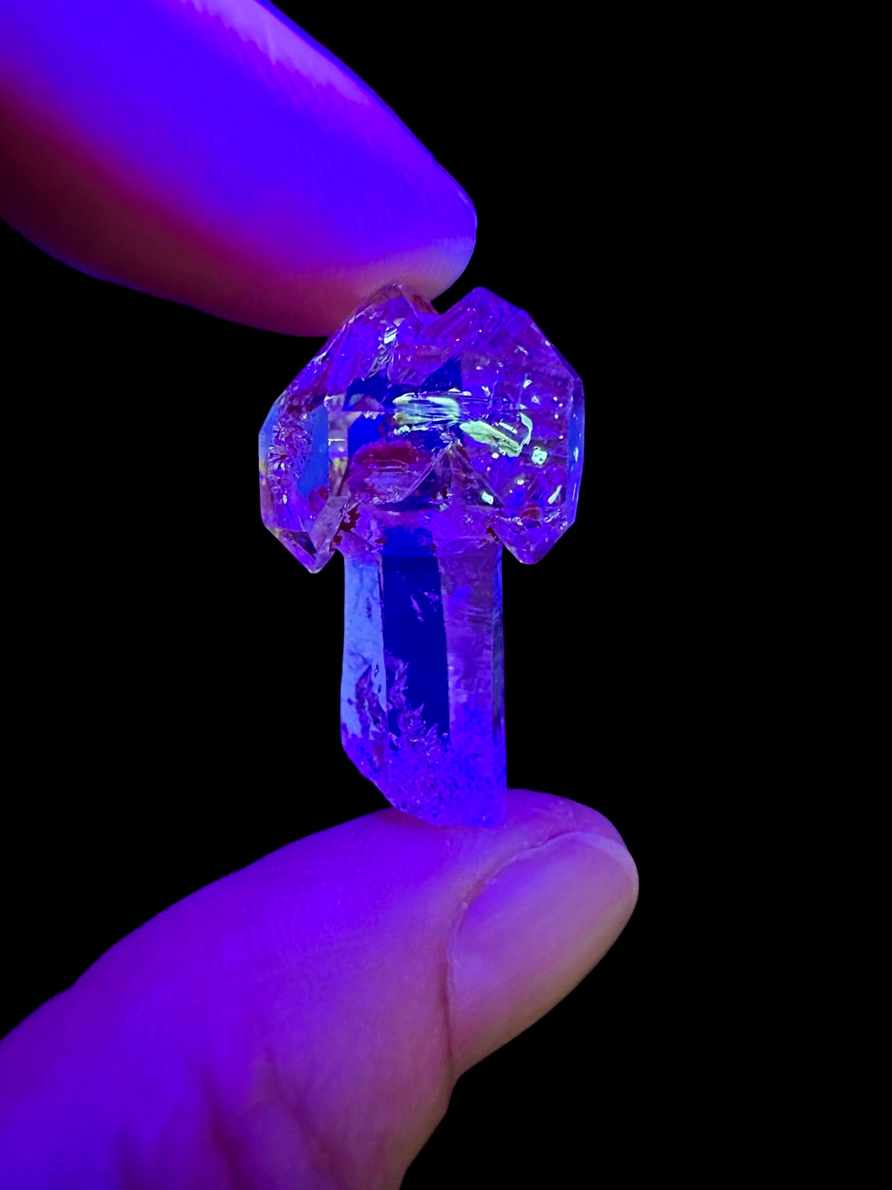 Crystal with petroleum inclusions – Madagascar - KIR11