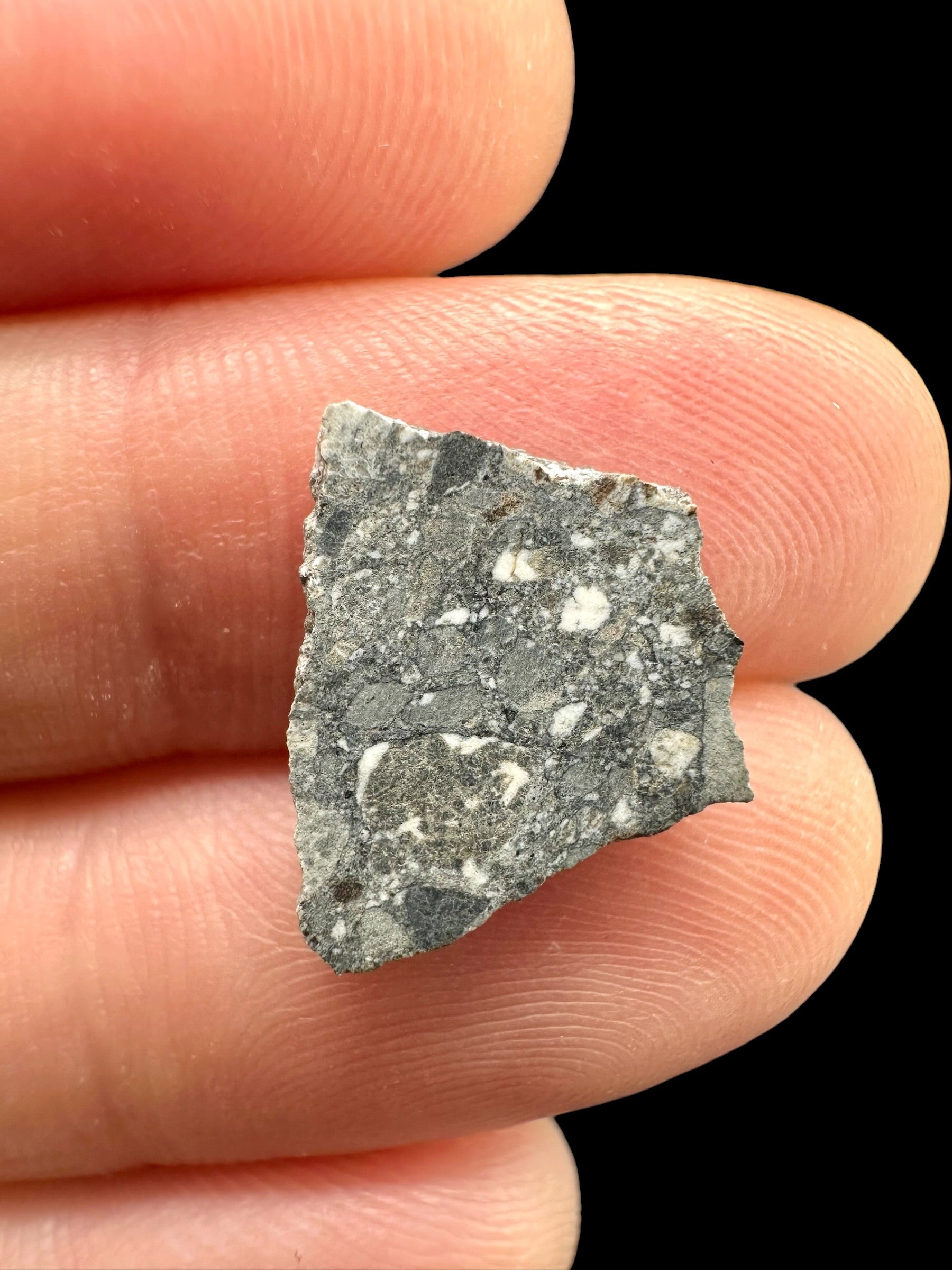 Lunar meteorite Gadamis 003 – 0,7g – Libya - MEGD52