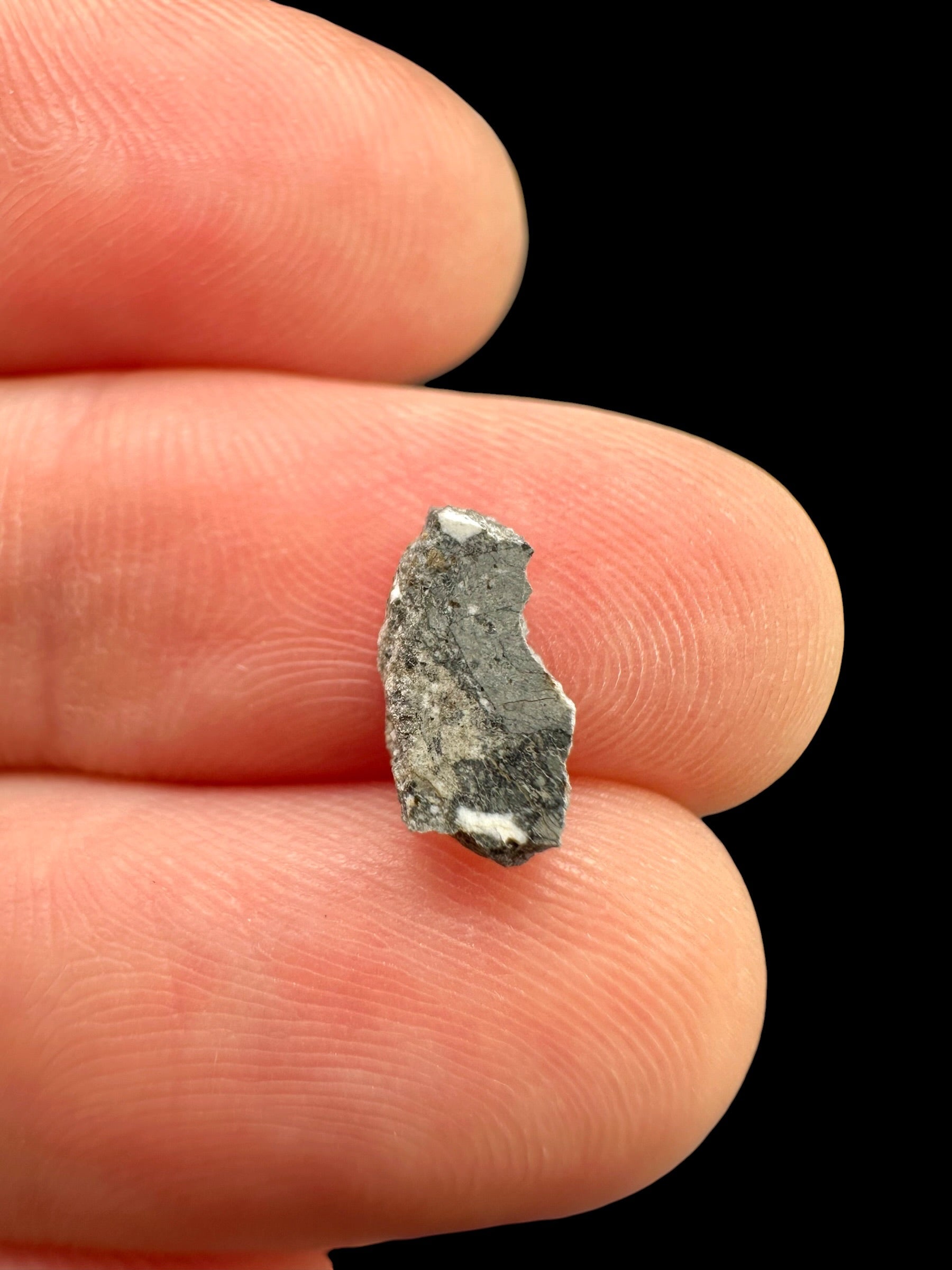 Lunar meteorite Gadamis 003 – 0,1g – Libya - MEGD67