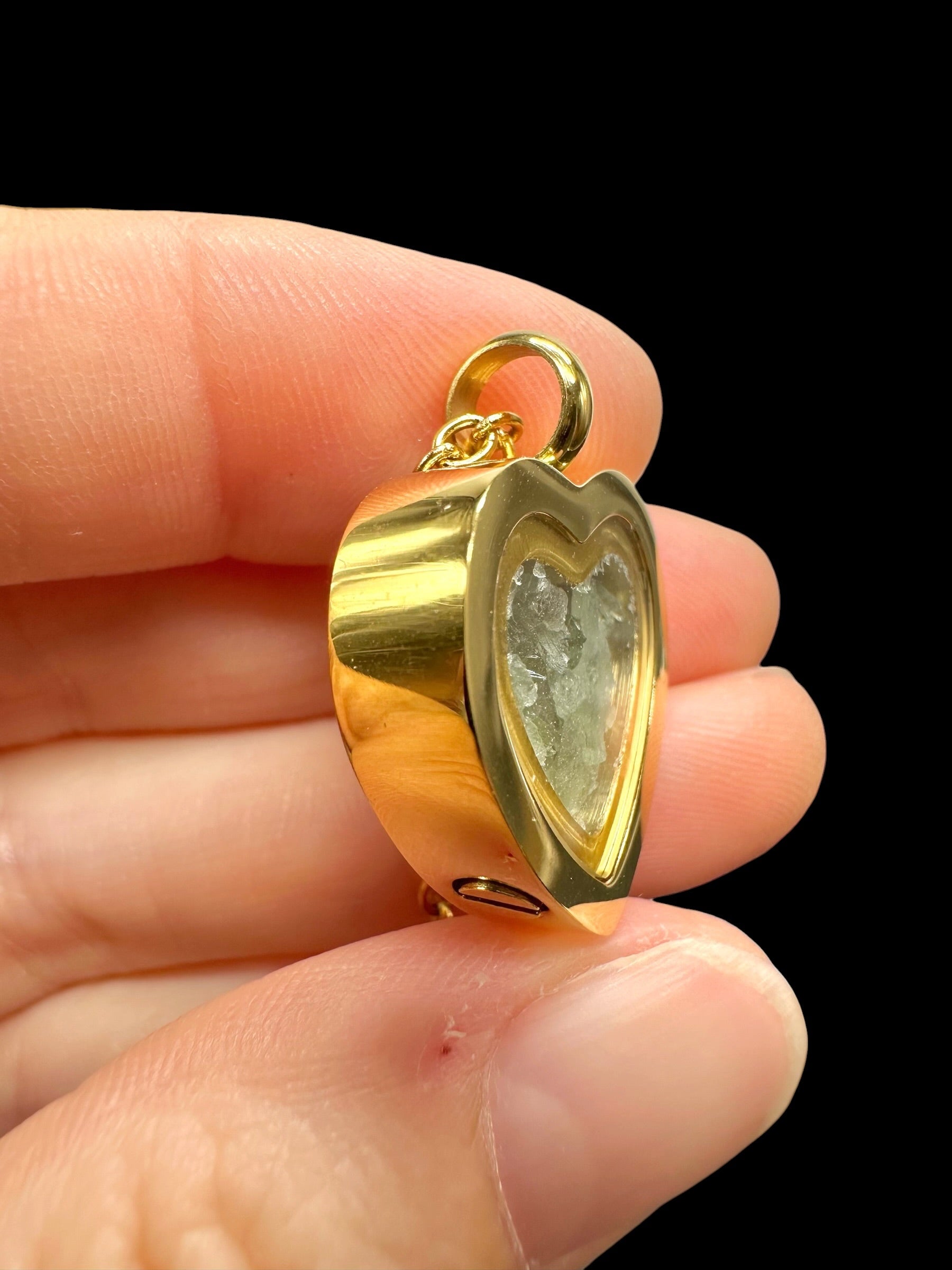 Heart-shaped pendant with raw moldavites - P/V539