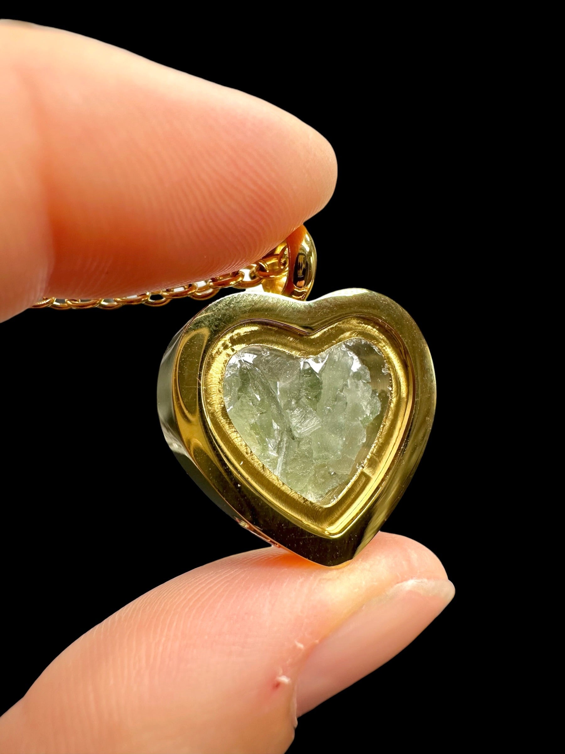 Heart-shaped pendant with raw moldavites - P/V539