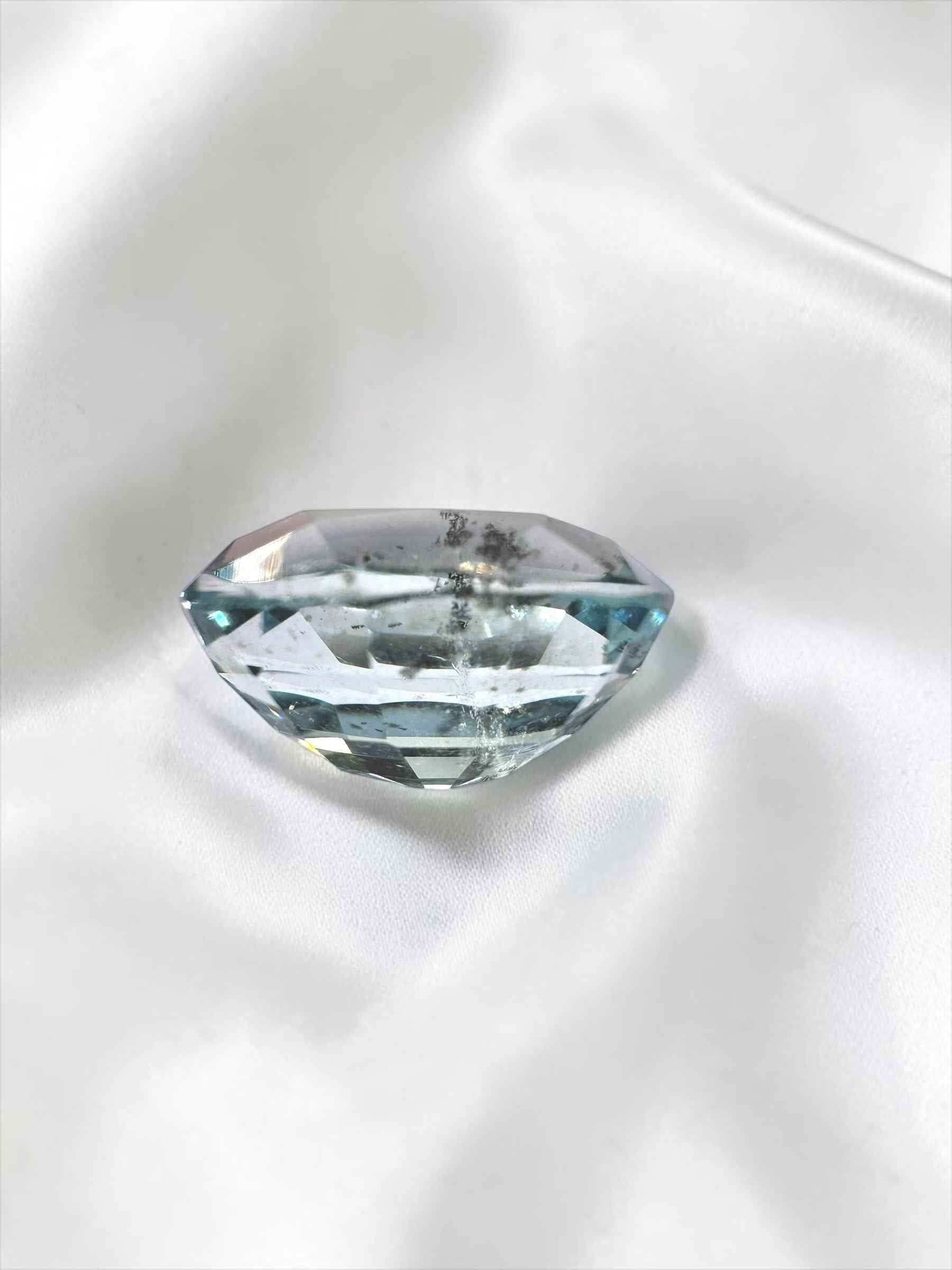 Acquamarina sfaccettata proveniente dall'India, 1,55 ct - BAK11