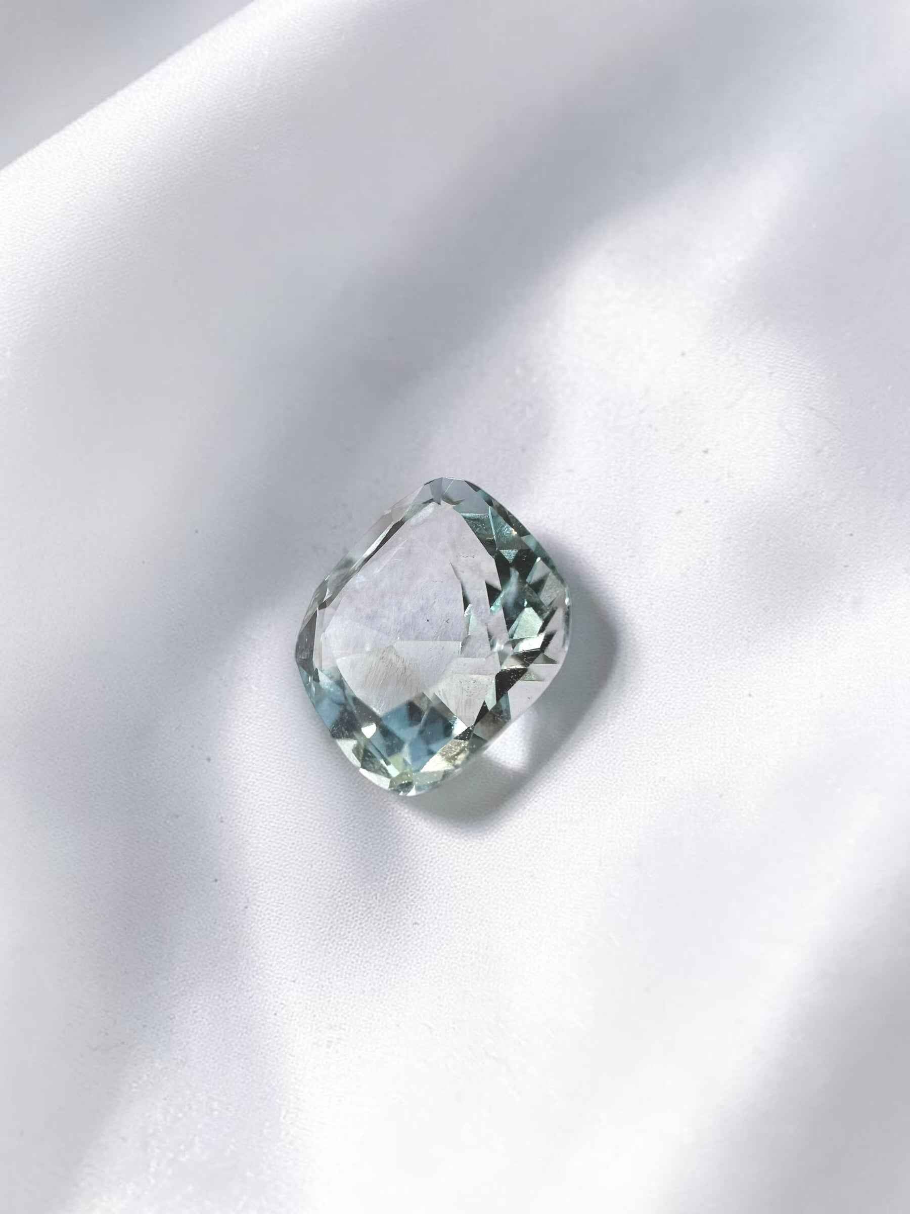 Acquamarina sfaccettata proveniente dall'India, 0,75 ct - BAK12