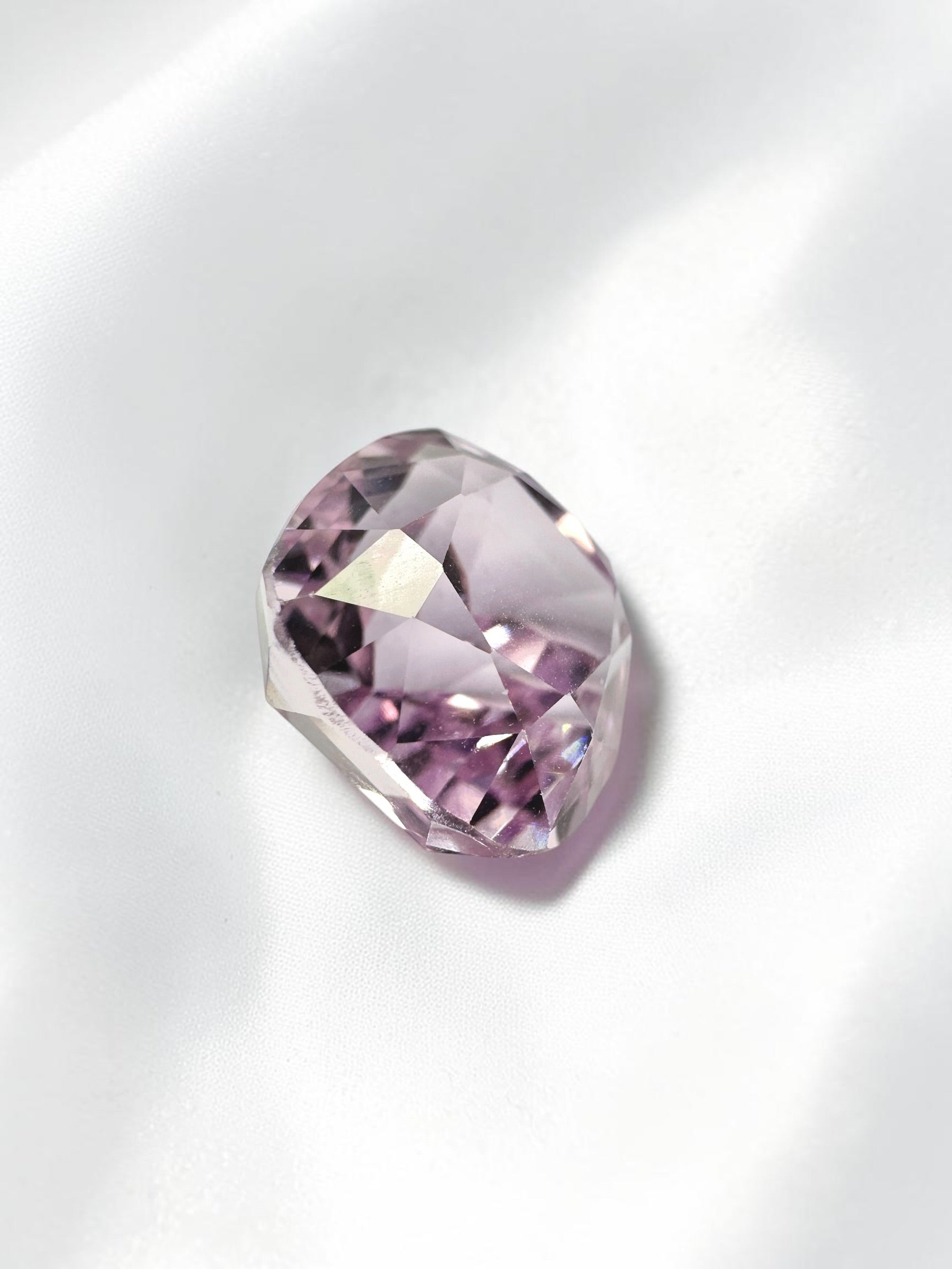 Faceted Kunzite from Afghanistan 7,09ct with certificate - BK05