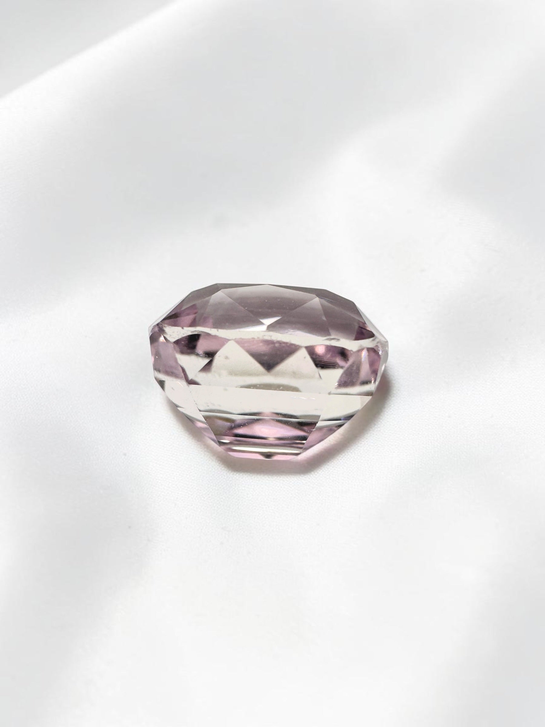Faceted Kunzite from Afghanistan 7,09ct with certificate - BK05