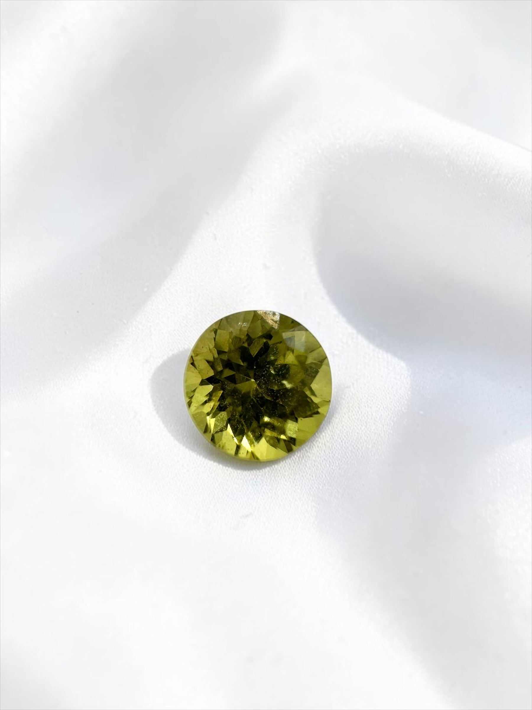 Faceted Green Garnet 4mm – Mali – random piece - BGR11