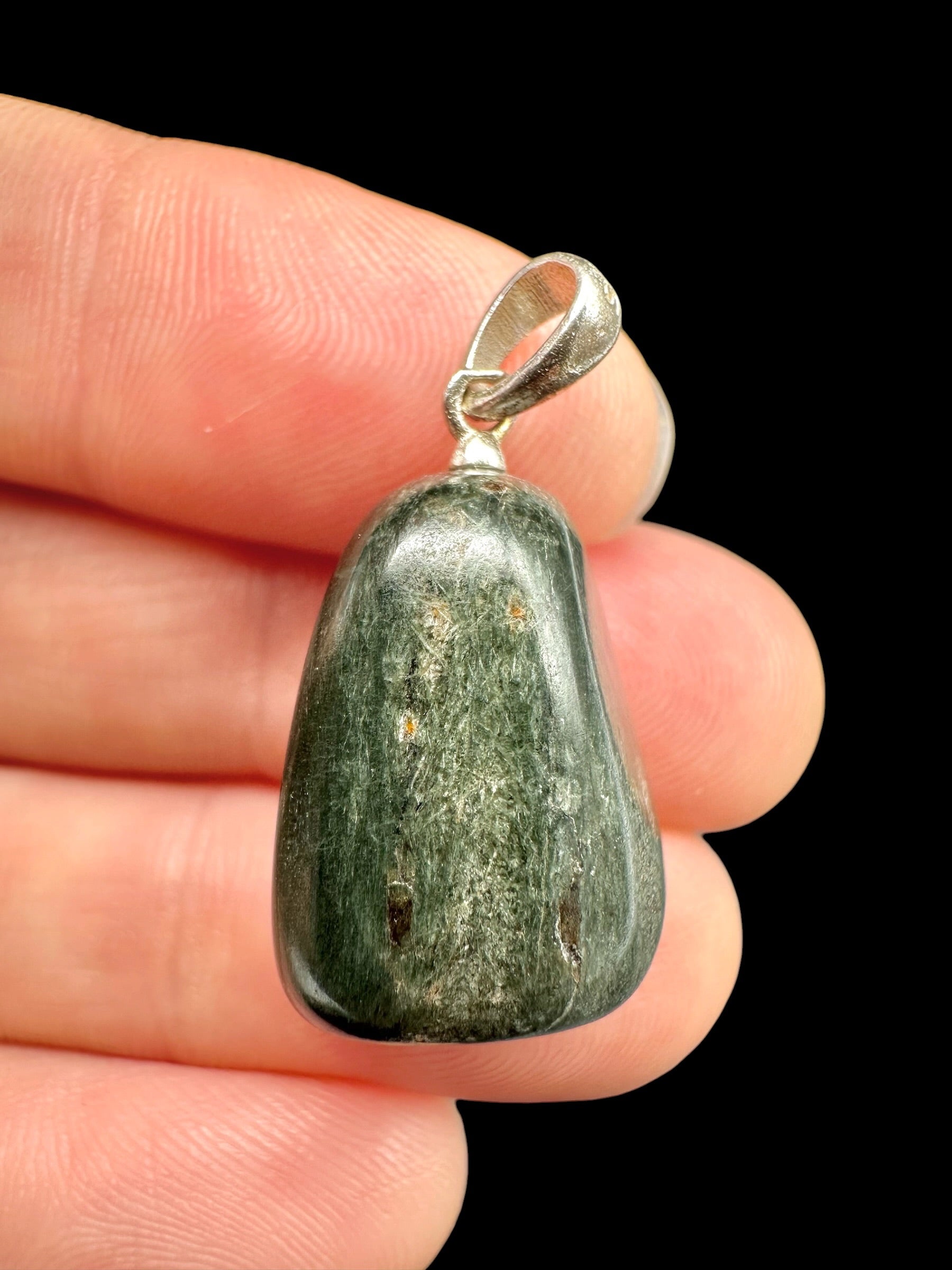 Silver cat's eye pendant