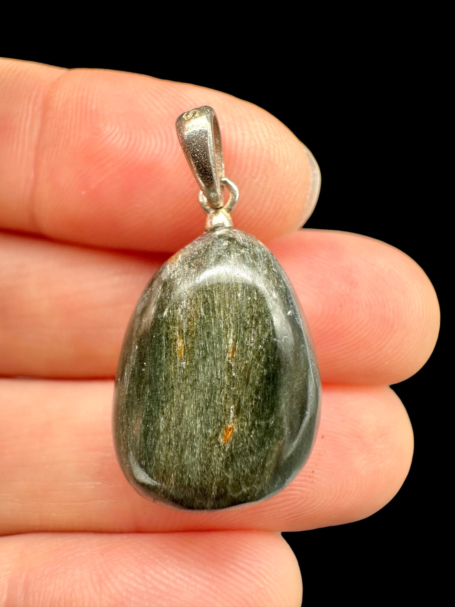 Silver cat's eye pendant