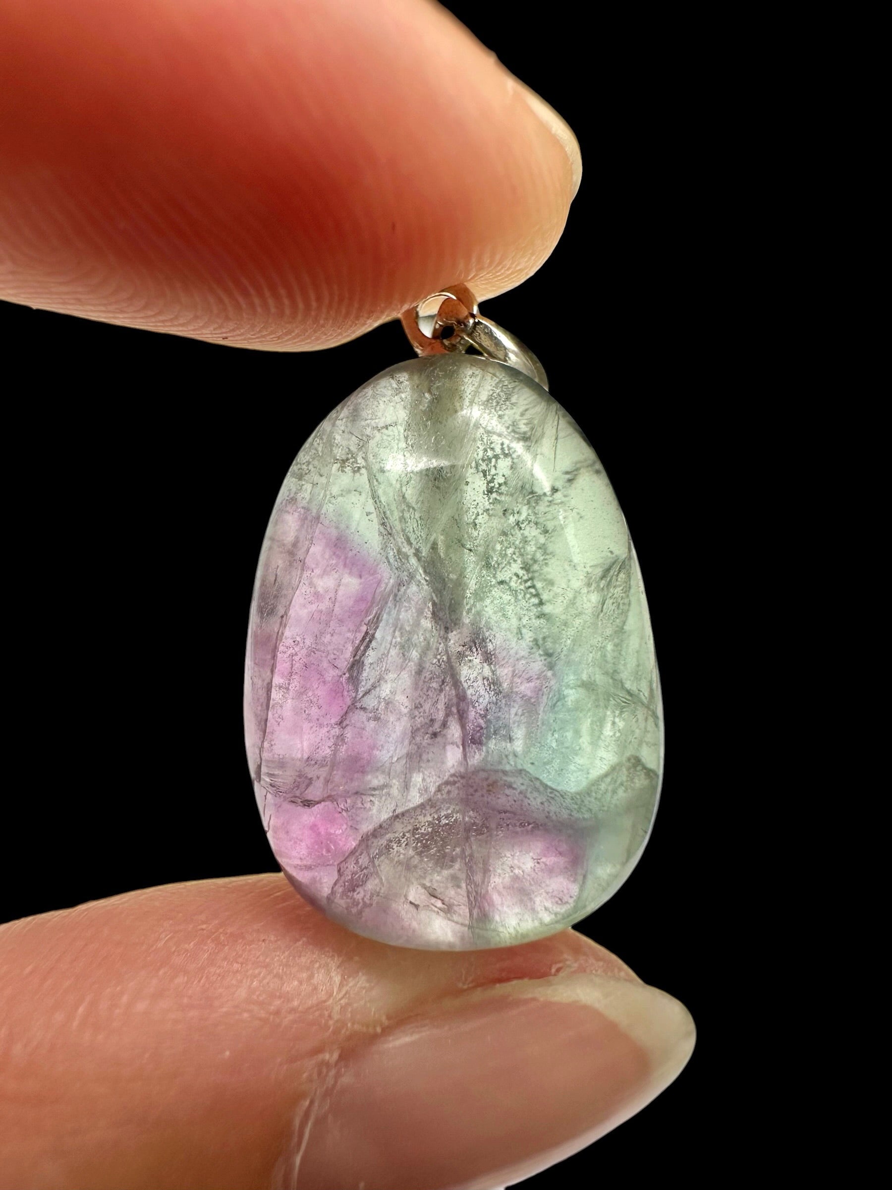Silver pendant made of fluorite