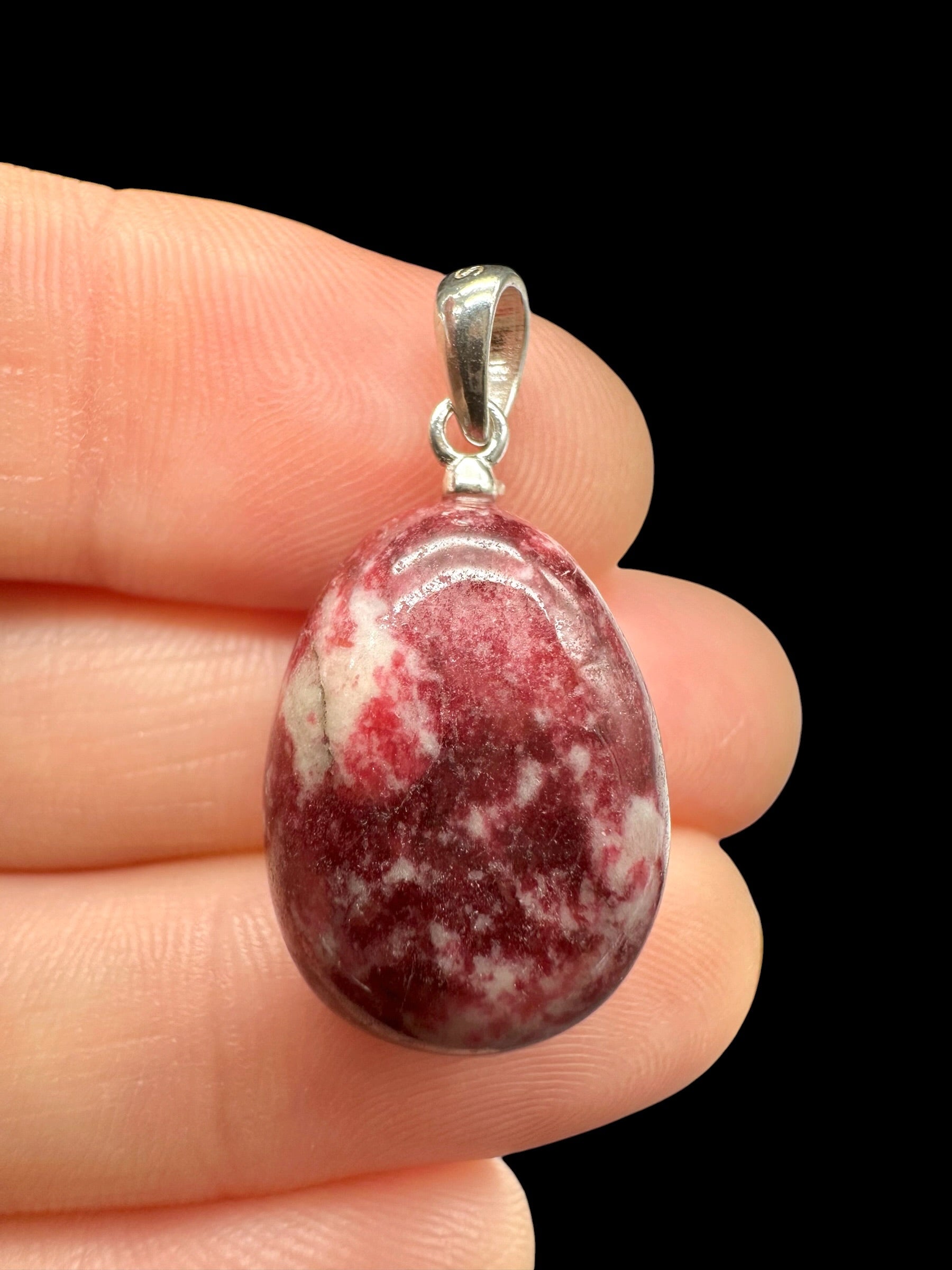 Silver pendant made of thulite