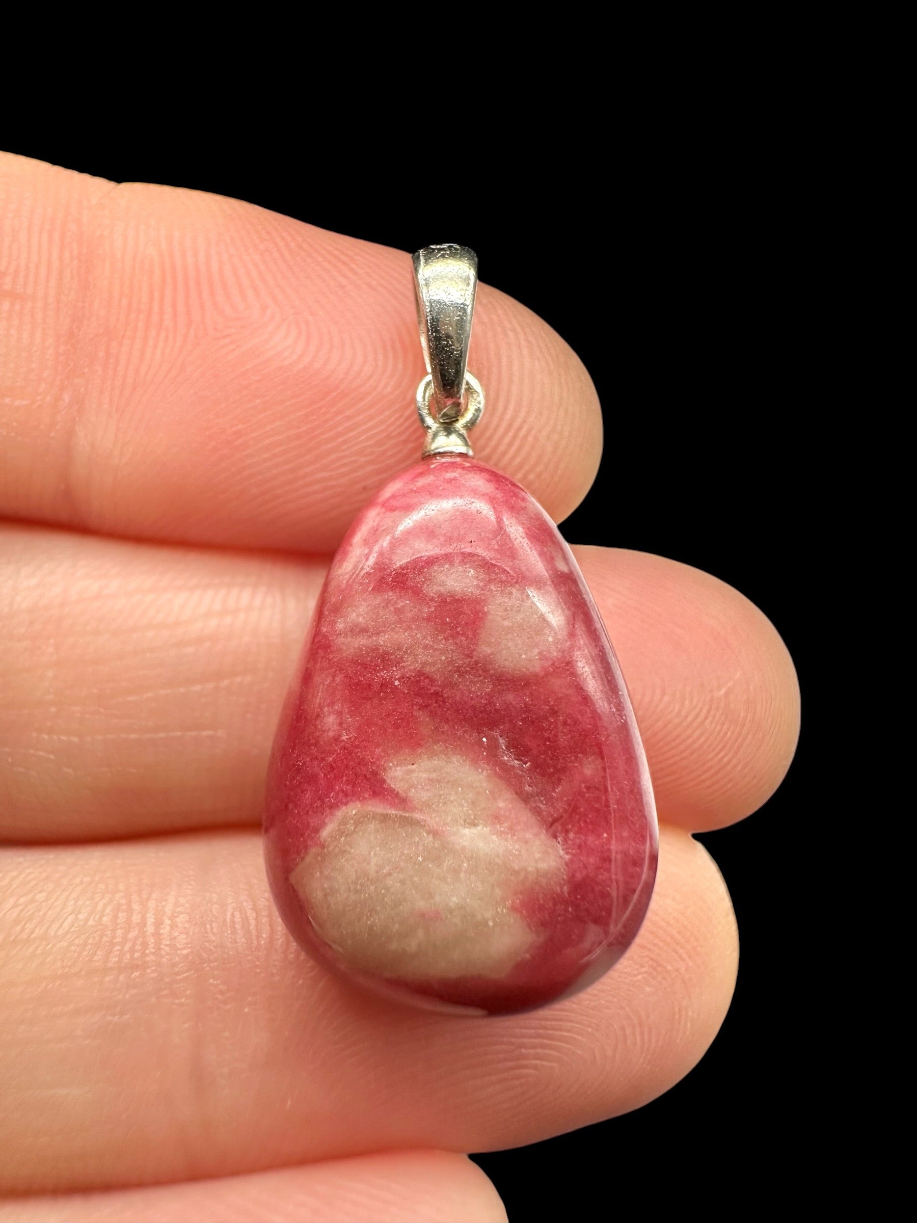 Silver pendant made of thulite