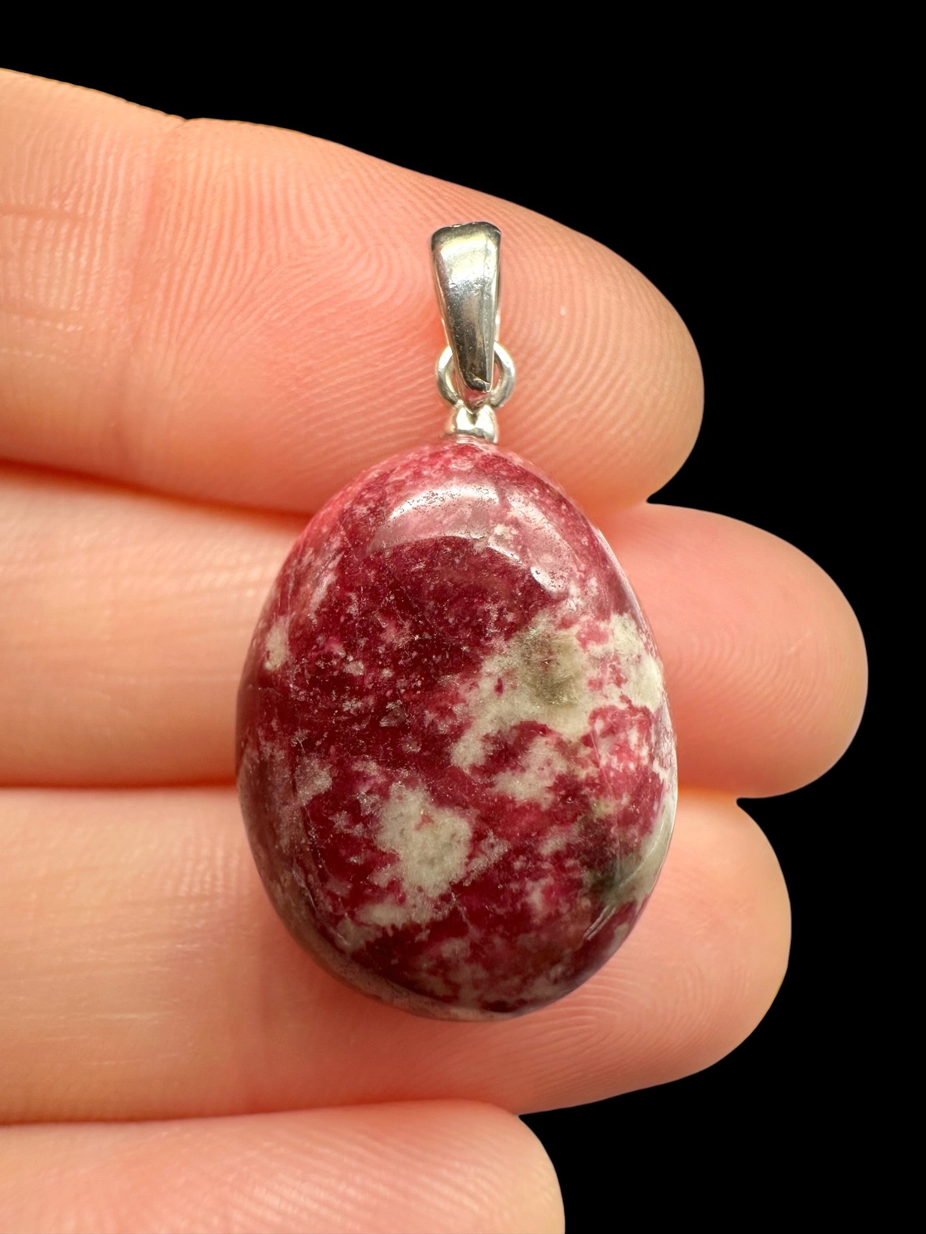 Silver pendant made of thulite